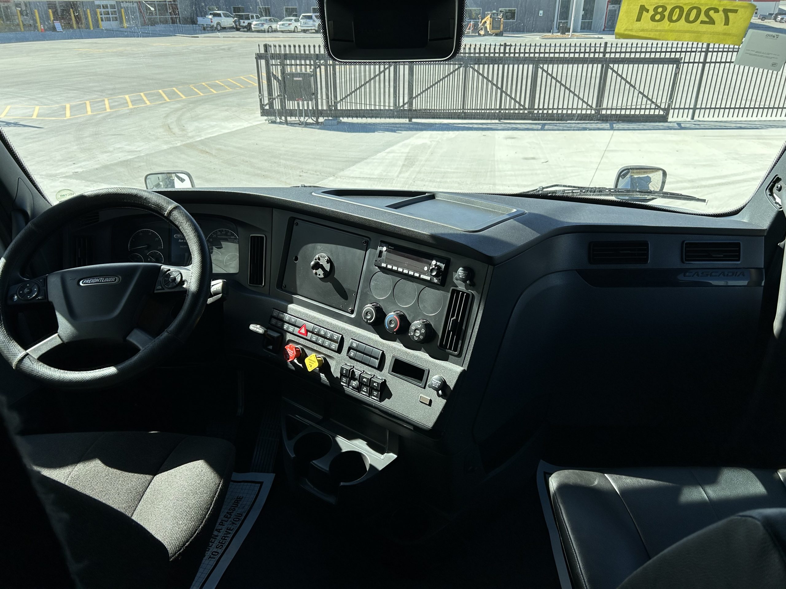 2023 Freightliner PT126SLP - image 5 of 6