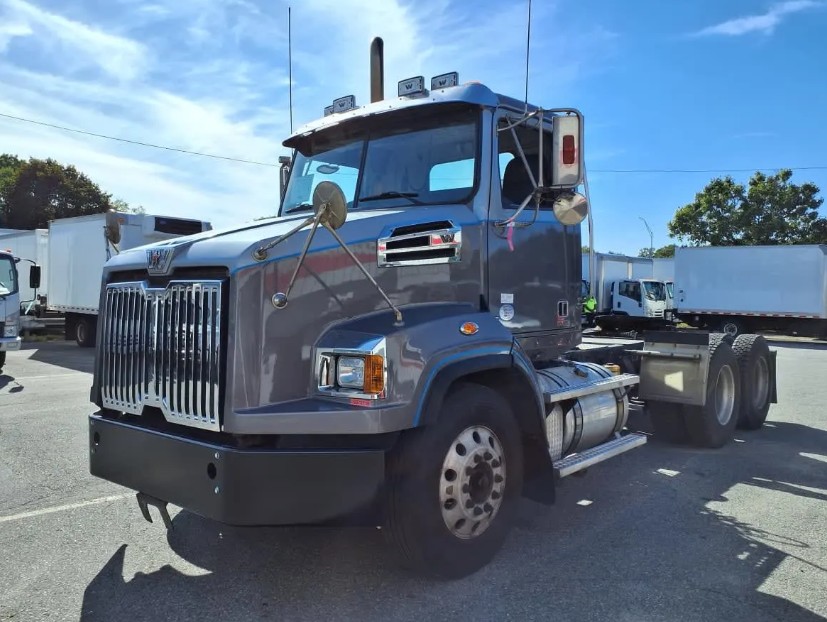 2021 Western Star 4700SB - image 1 of 1