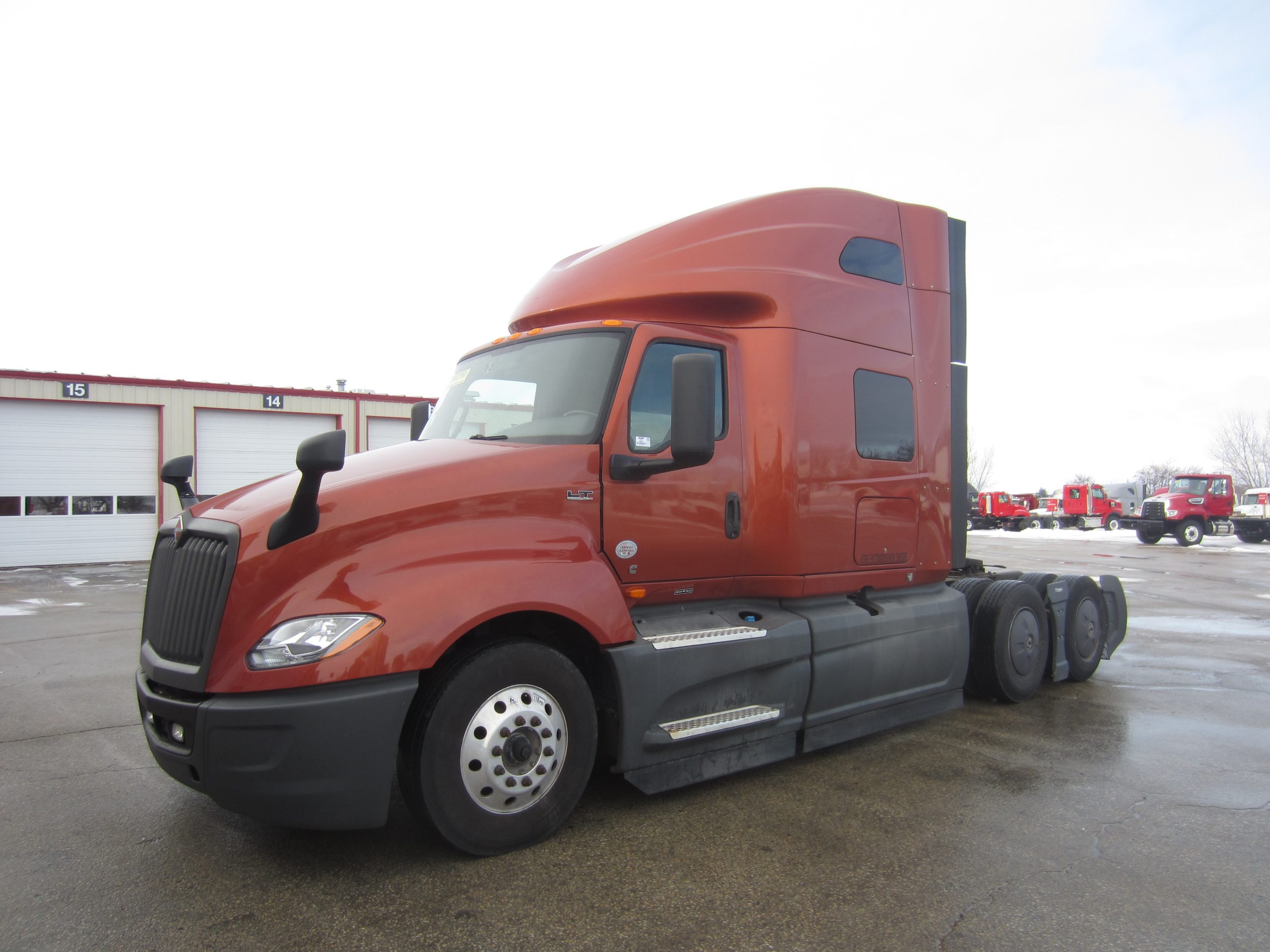 2022 International LT625 - image 1 of 6