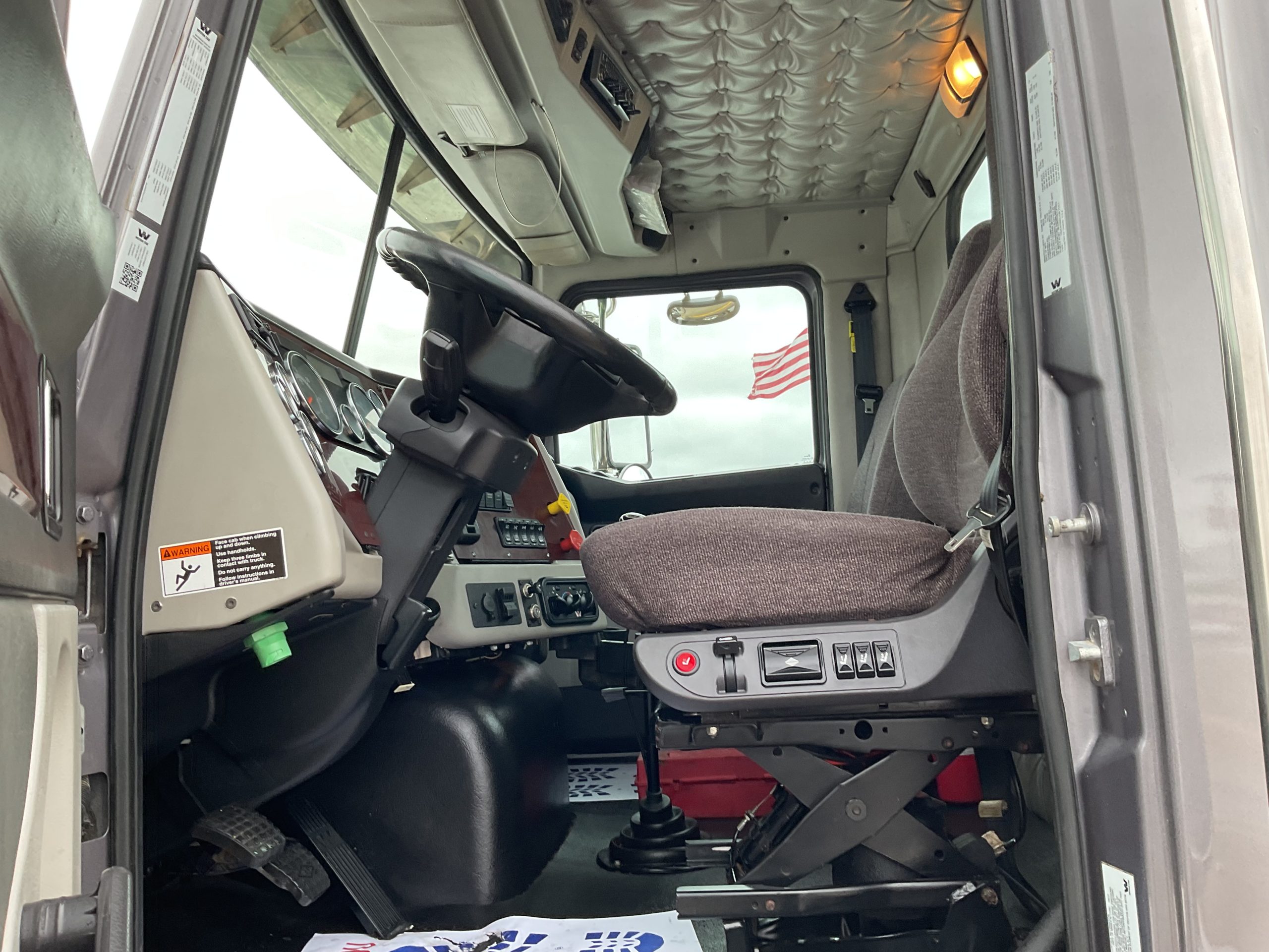 2020 Western Star 4700SF - image 5 of 6