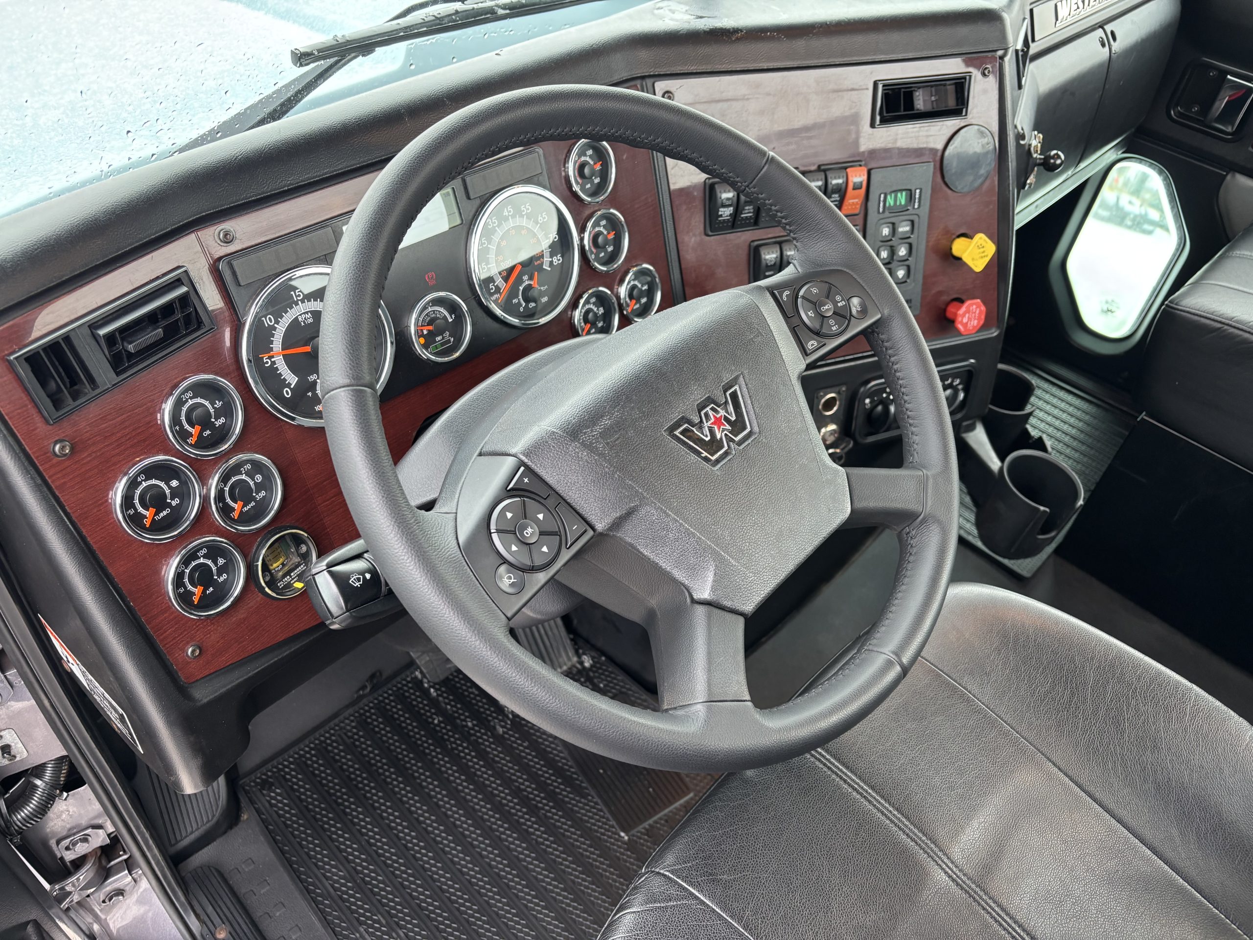 2021 Western Star 4700SB - image 4 of 6