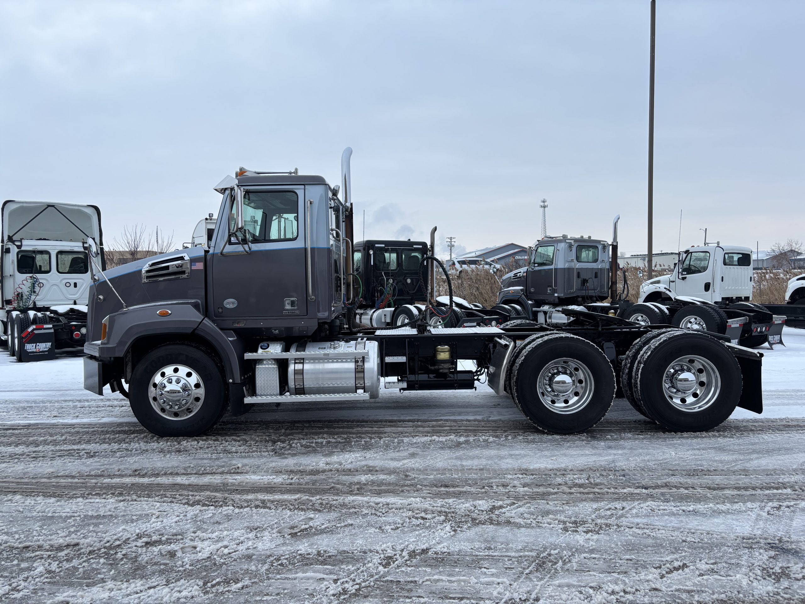 2021 Western Star 4700SB - image 5 of 6