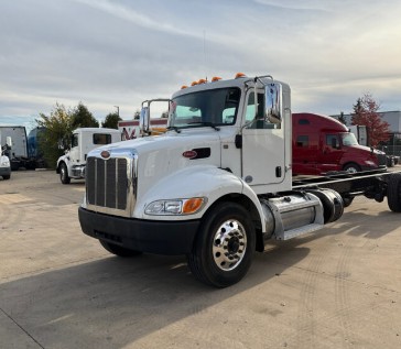 2021 Peterbilt 337 - image 1 of 1