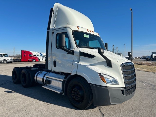 2021 Freightliner - image 3
