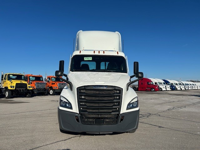 2021 Freightliner - image 2