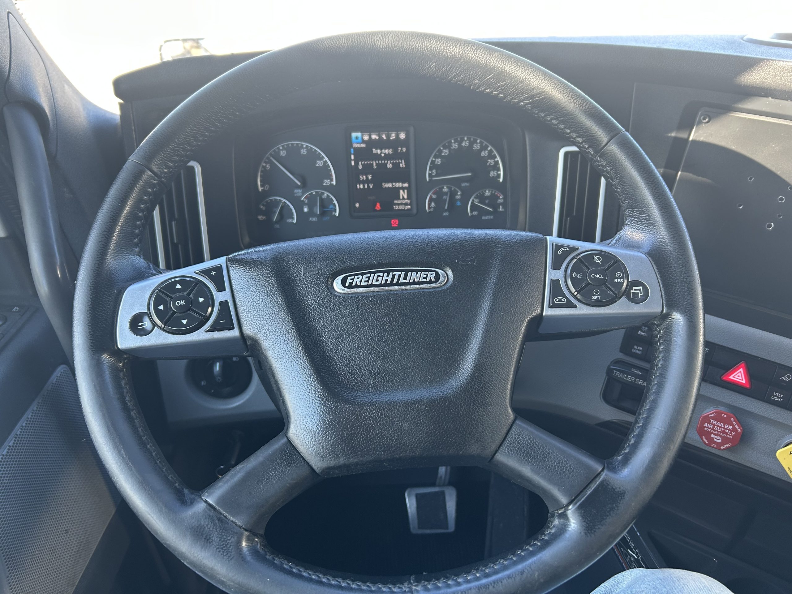 2022 Freightliner - image 6