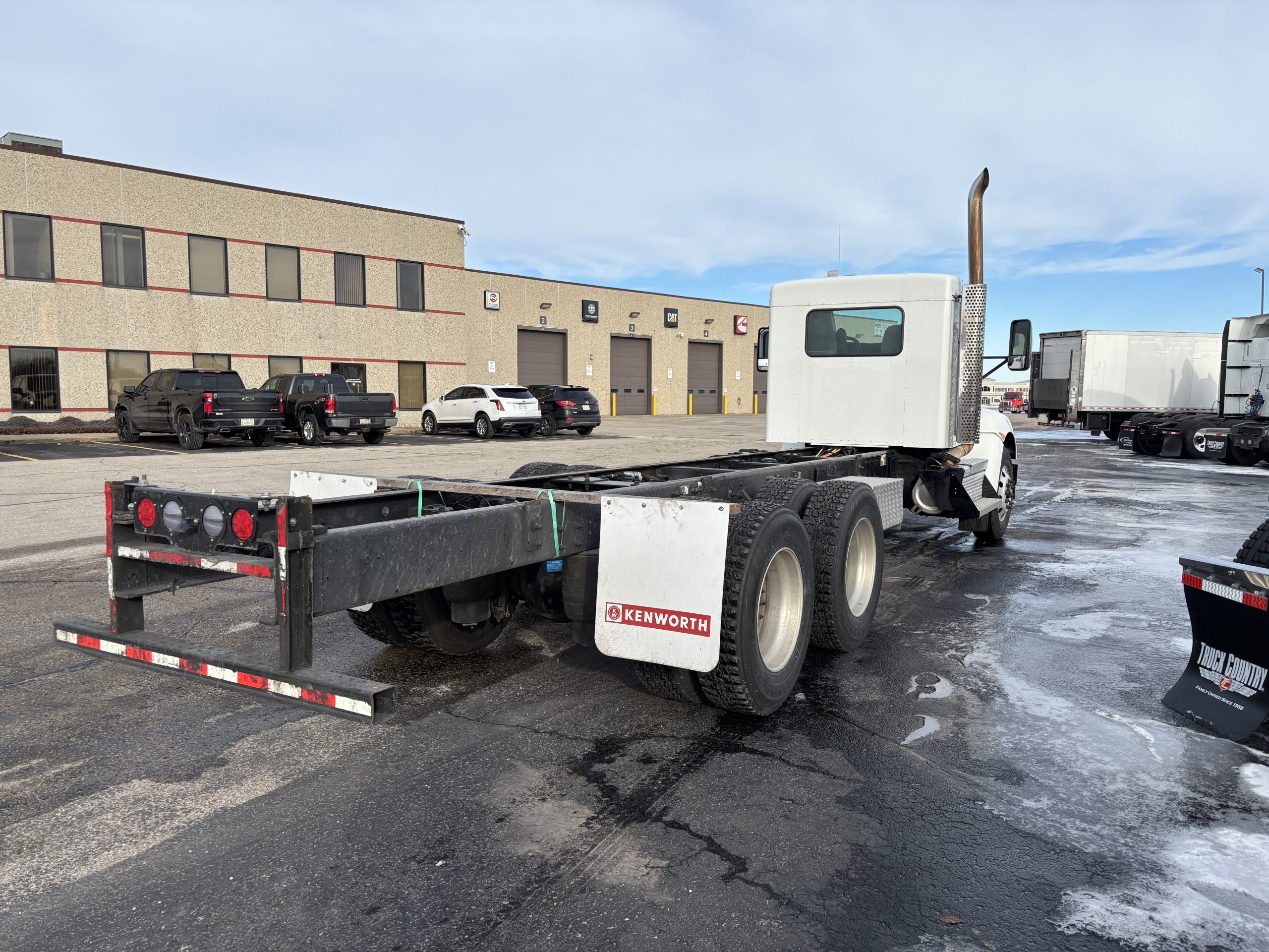 2020 Kenworth T370 - image 5 of 5