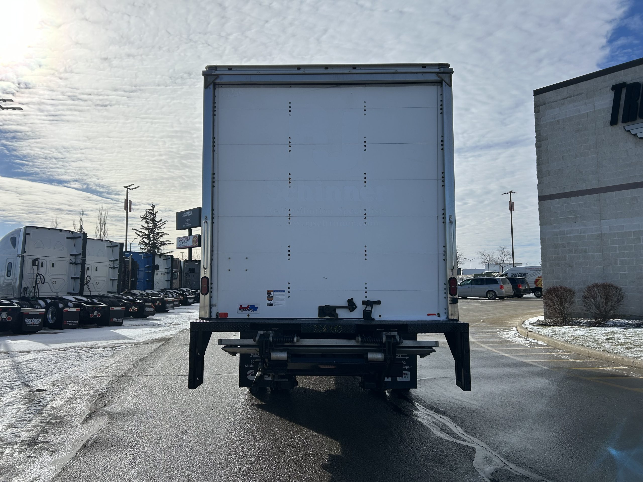 2023 Freightliner M2 106 - image 4