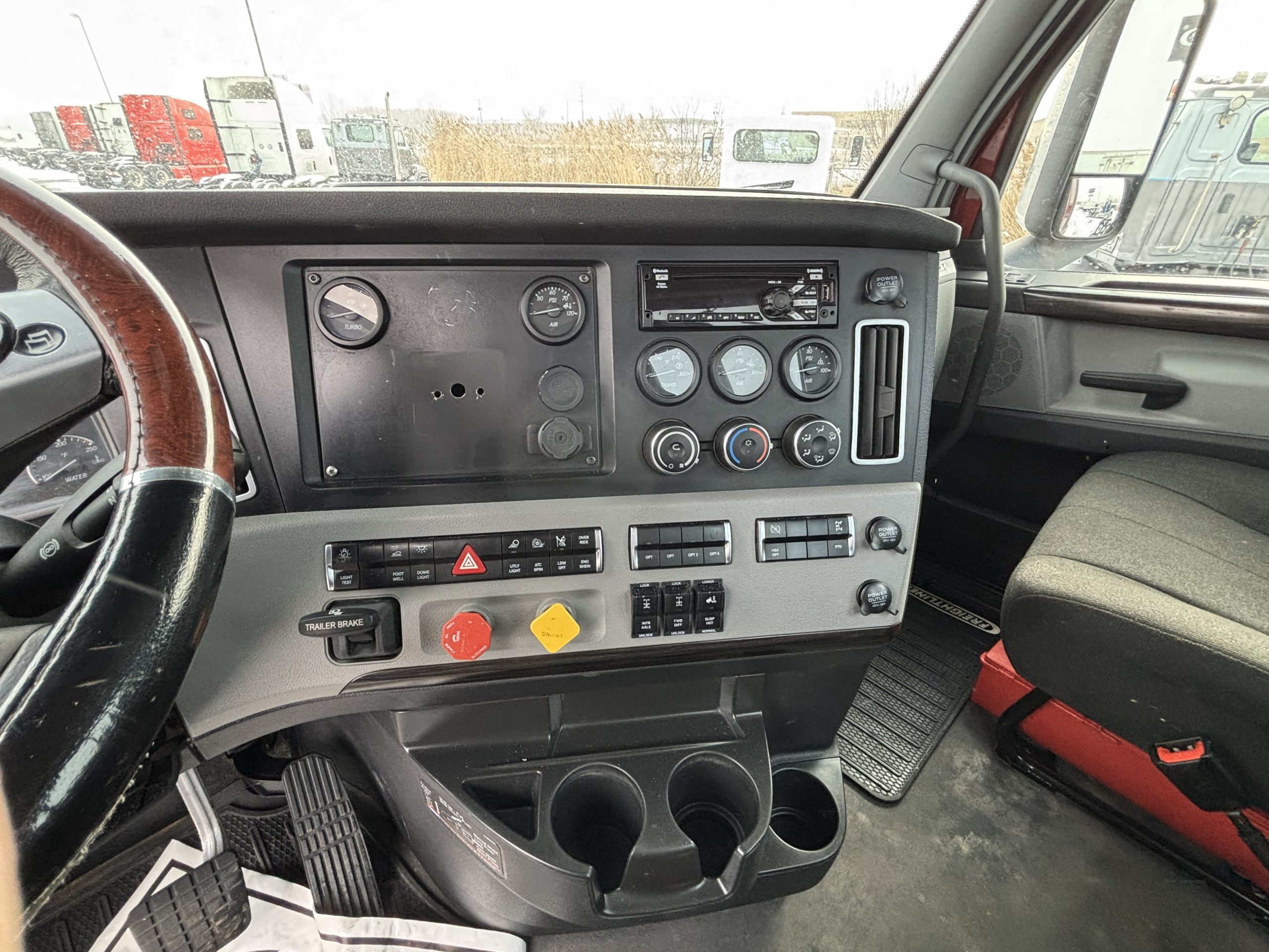 2022 Freightliner - image 6