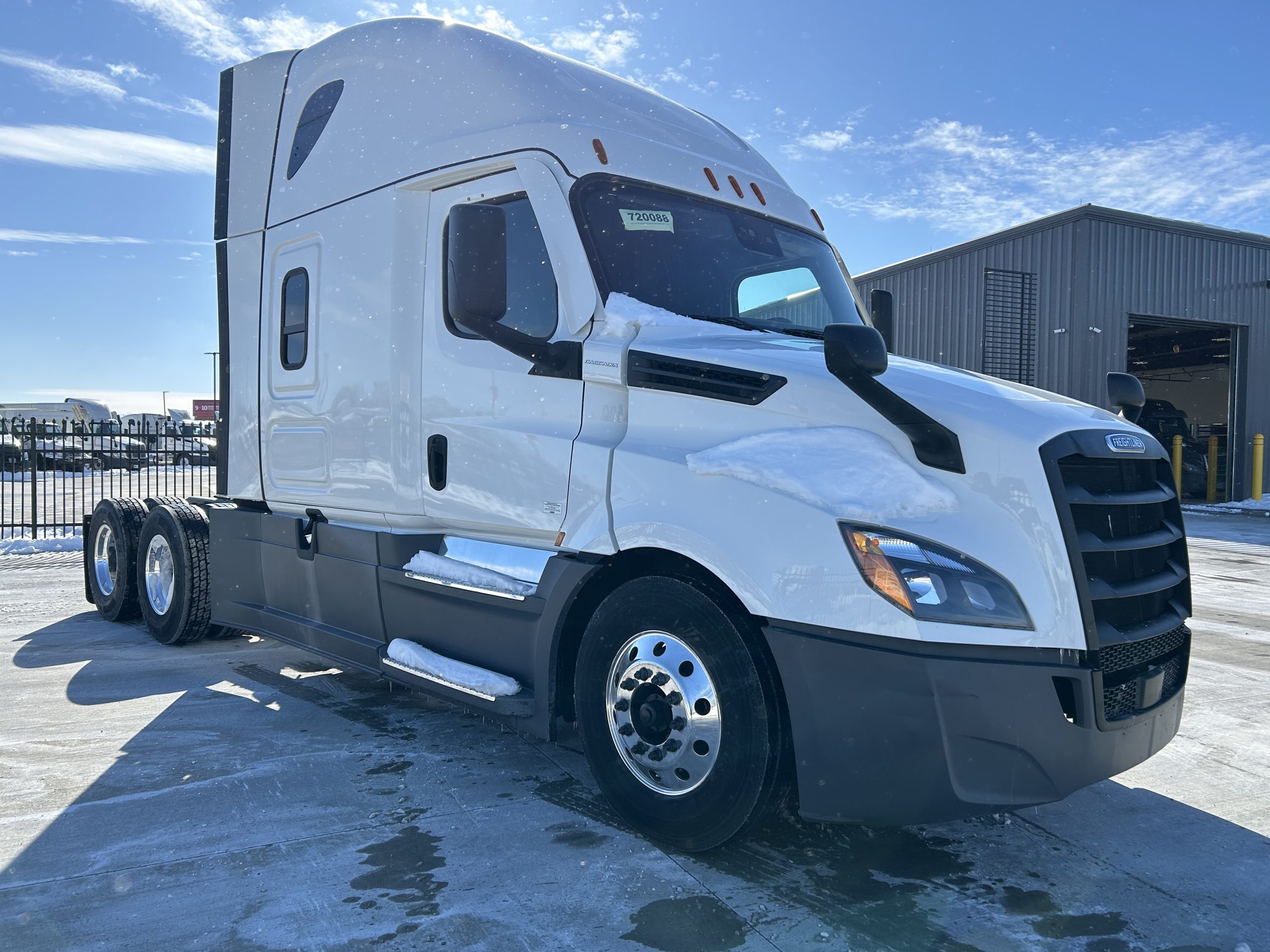 2023 Freightliner PT126SLP - image 3 of 6