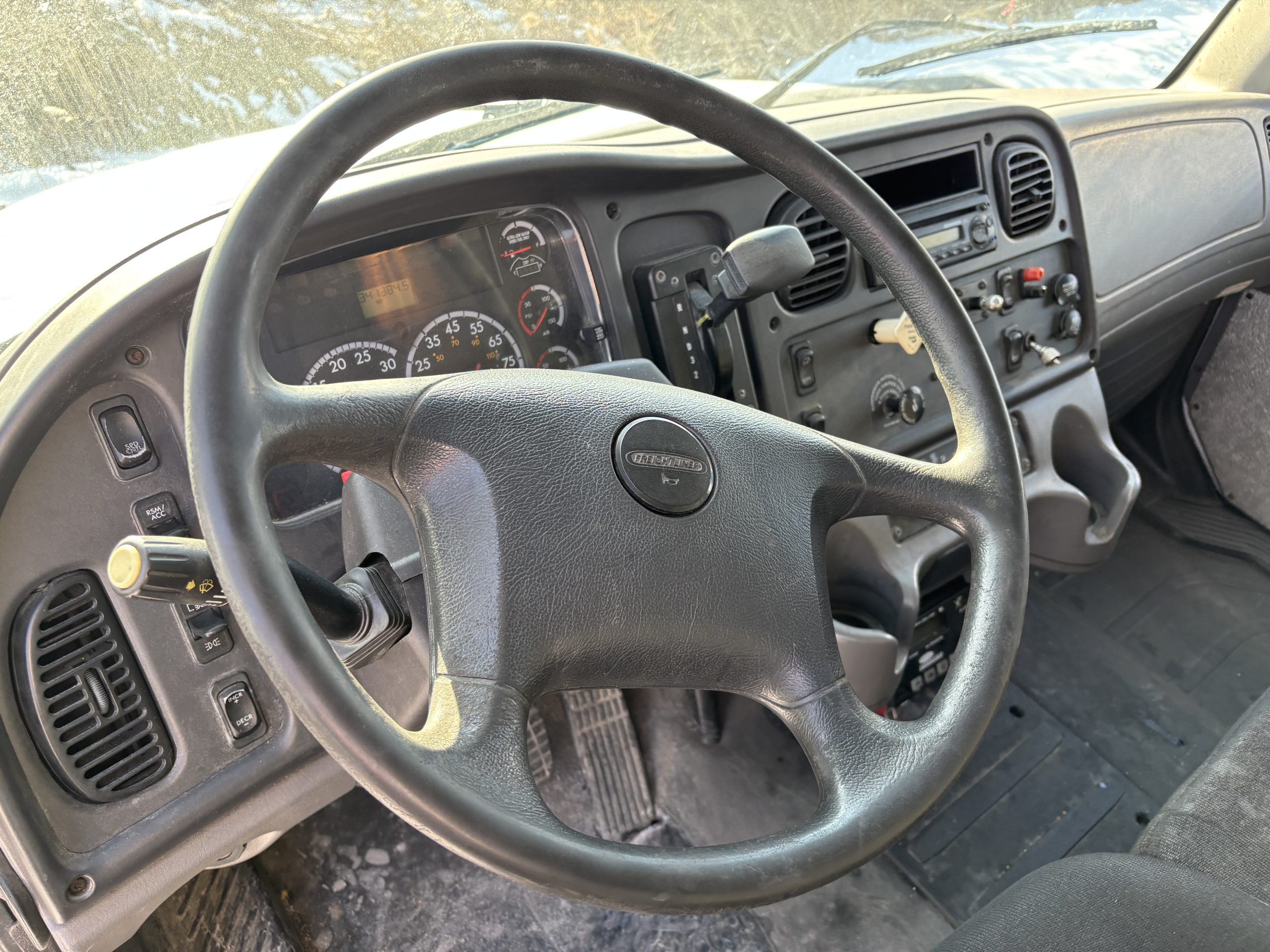 2014 Freightliner - image 3