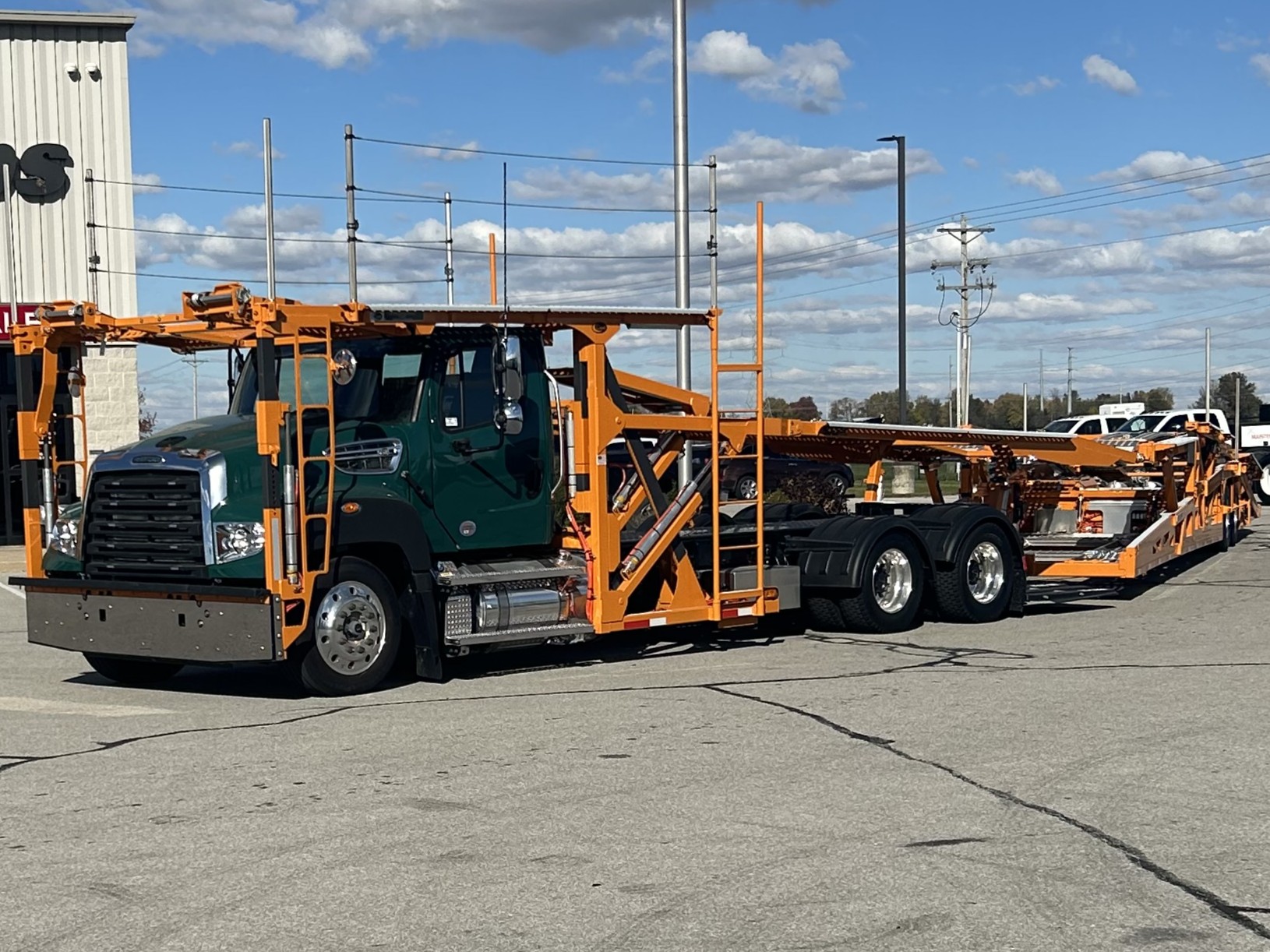 2024 Freightliner 114SD - image 3