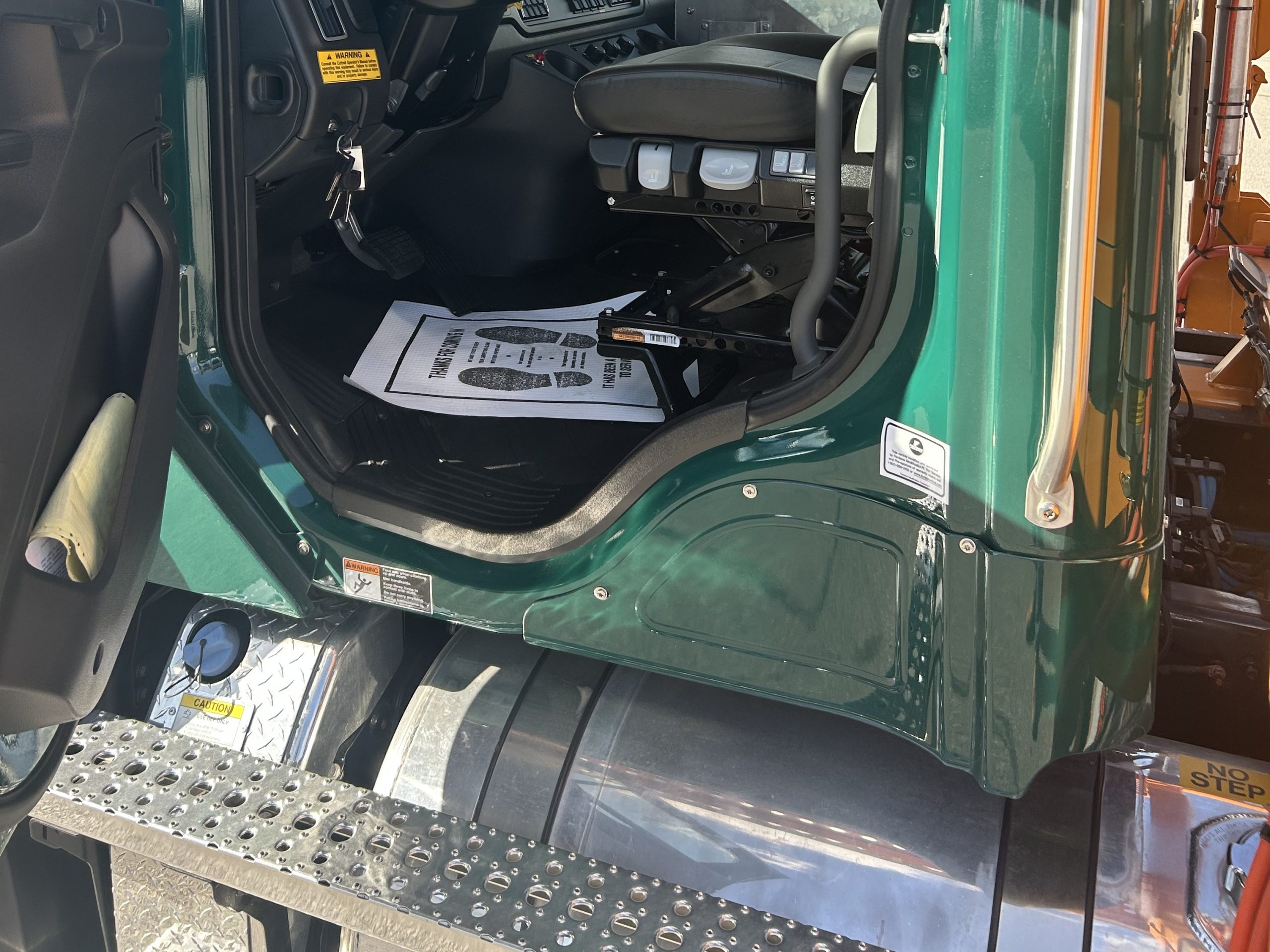 2024 Freightliner 114SD - image 6