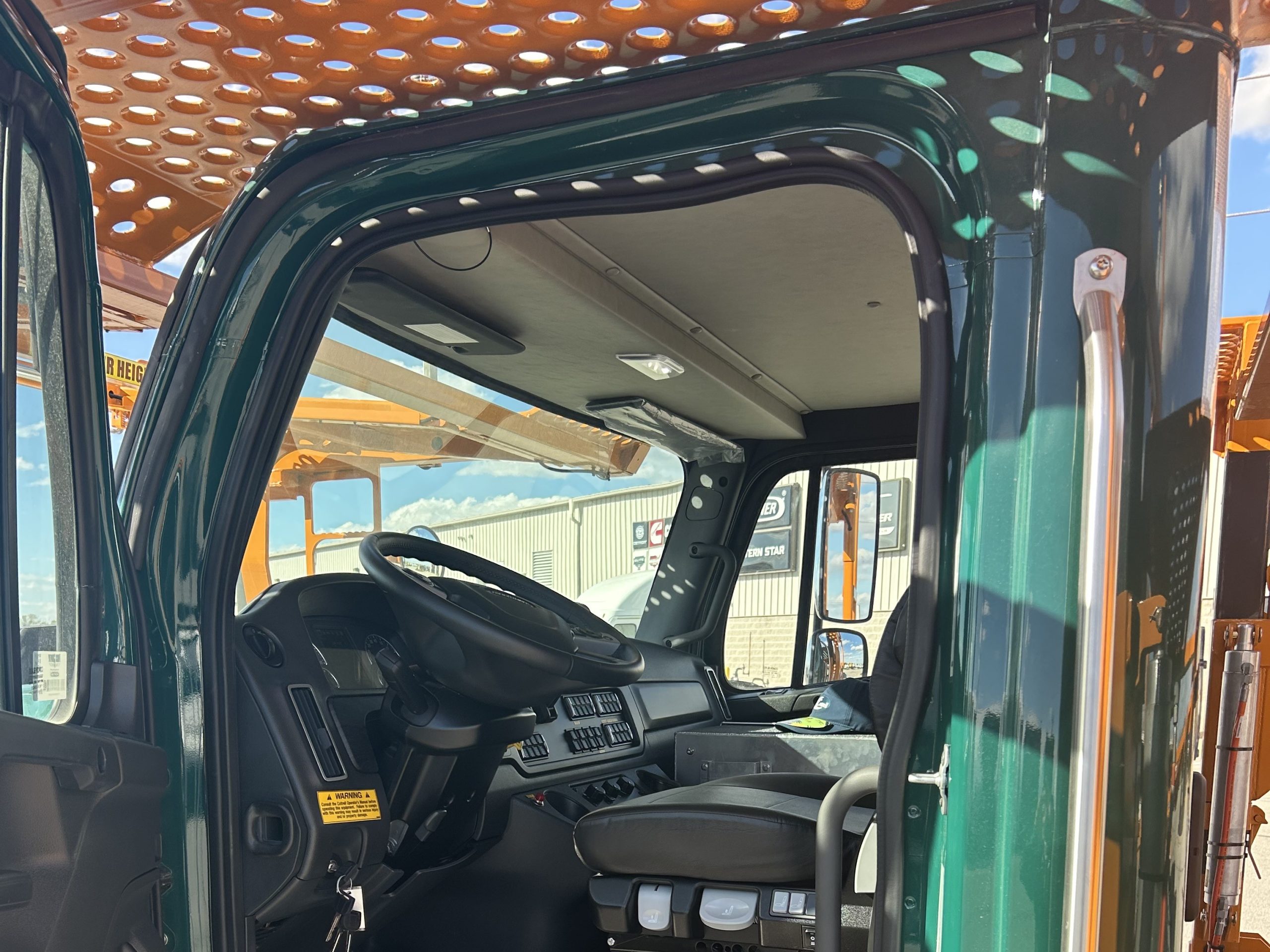 2024 Freightliner 114SD - image 5