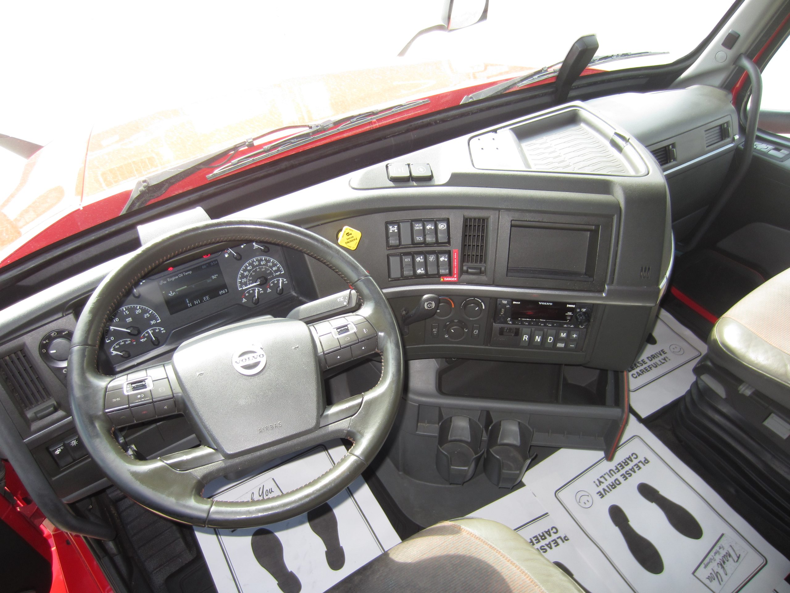 2022 Volvo VNL860 - image 5 of 6