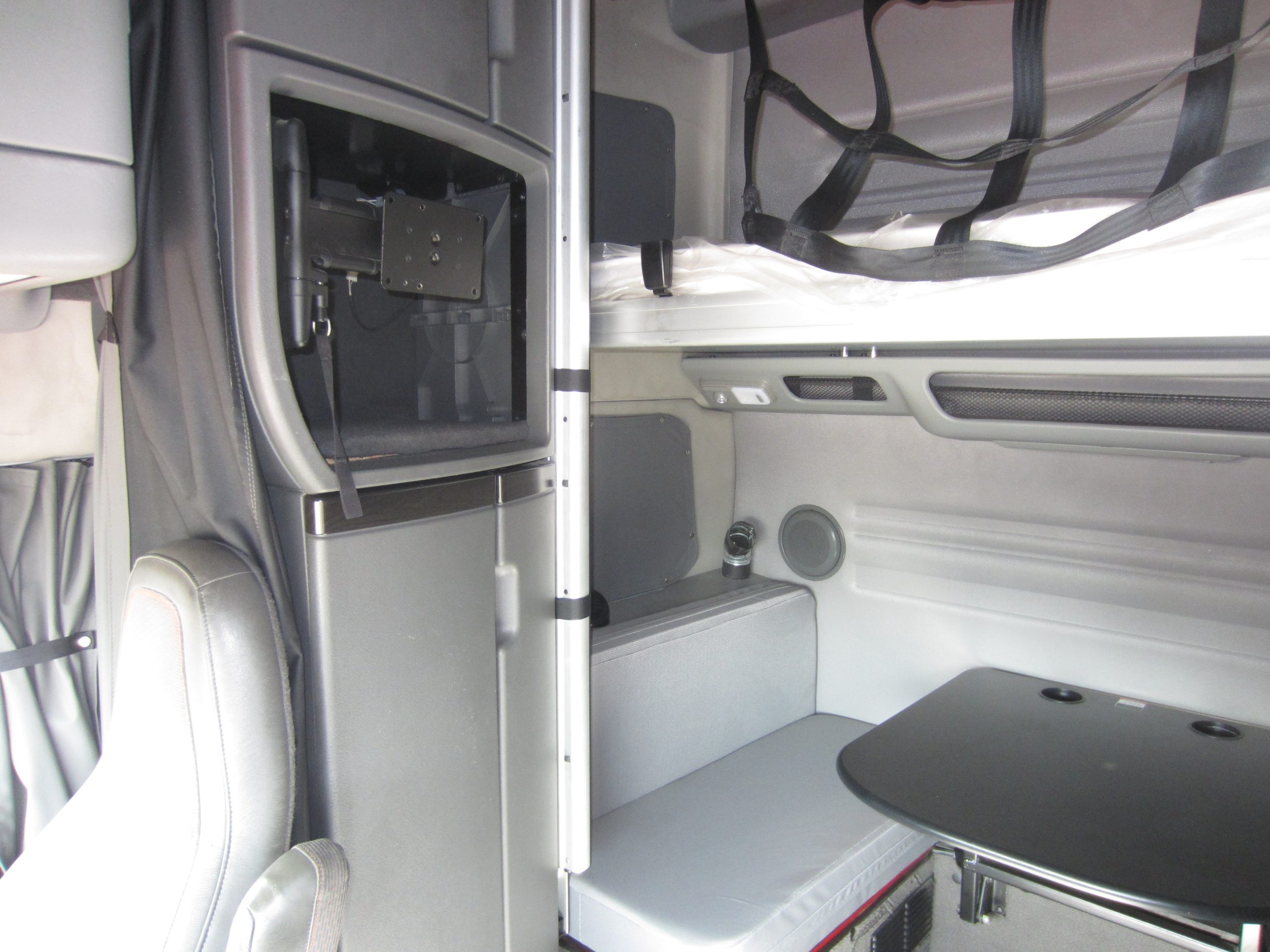 2022 Volvo VNL860 - image 6 of 6