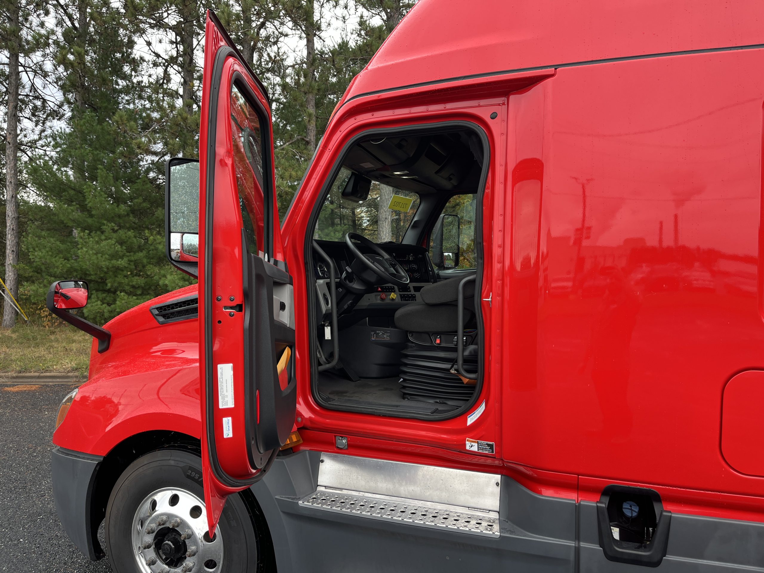 2022 Freightliner - image 4