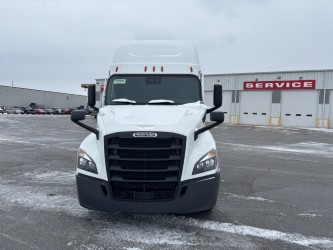 2023 Freightliner PT126SLP - image 2 of 6