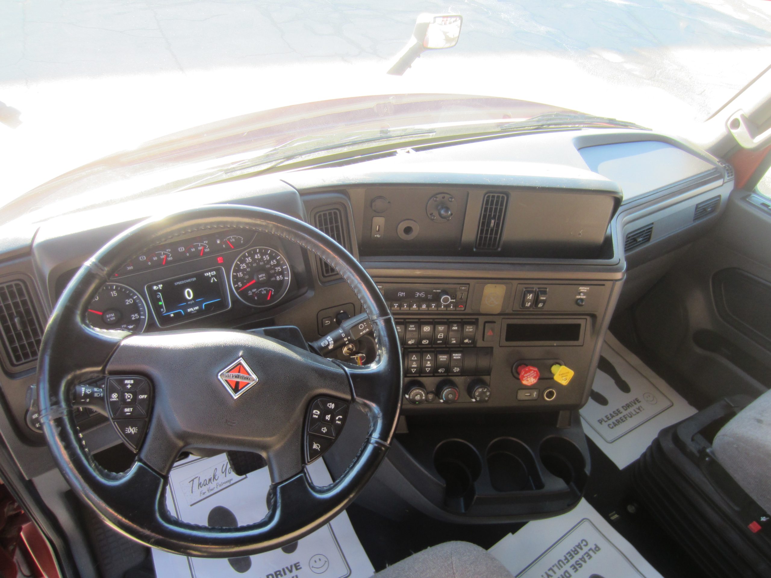 2023 International LT625 - image 5 of 6