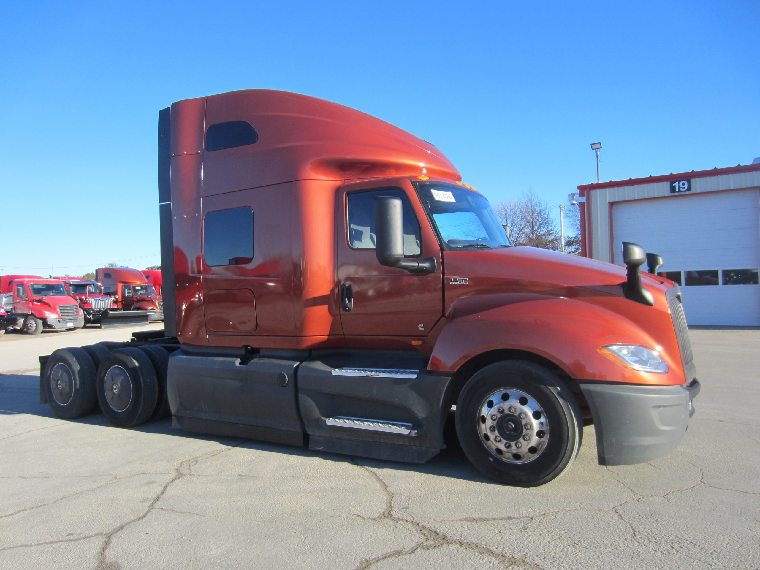 2023 International LT625 - image 3 of 6