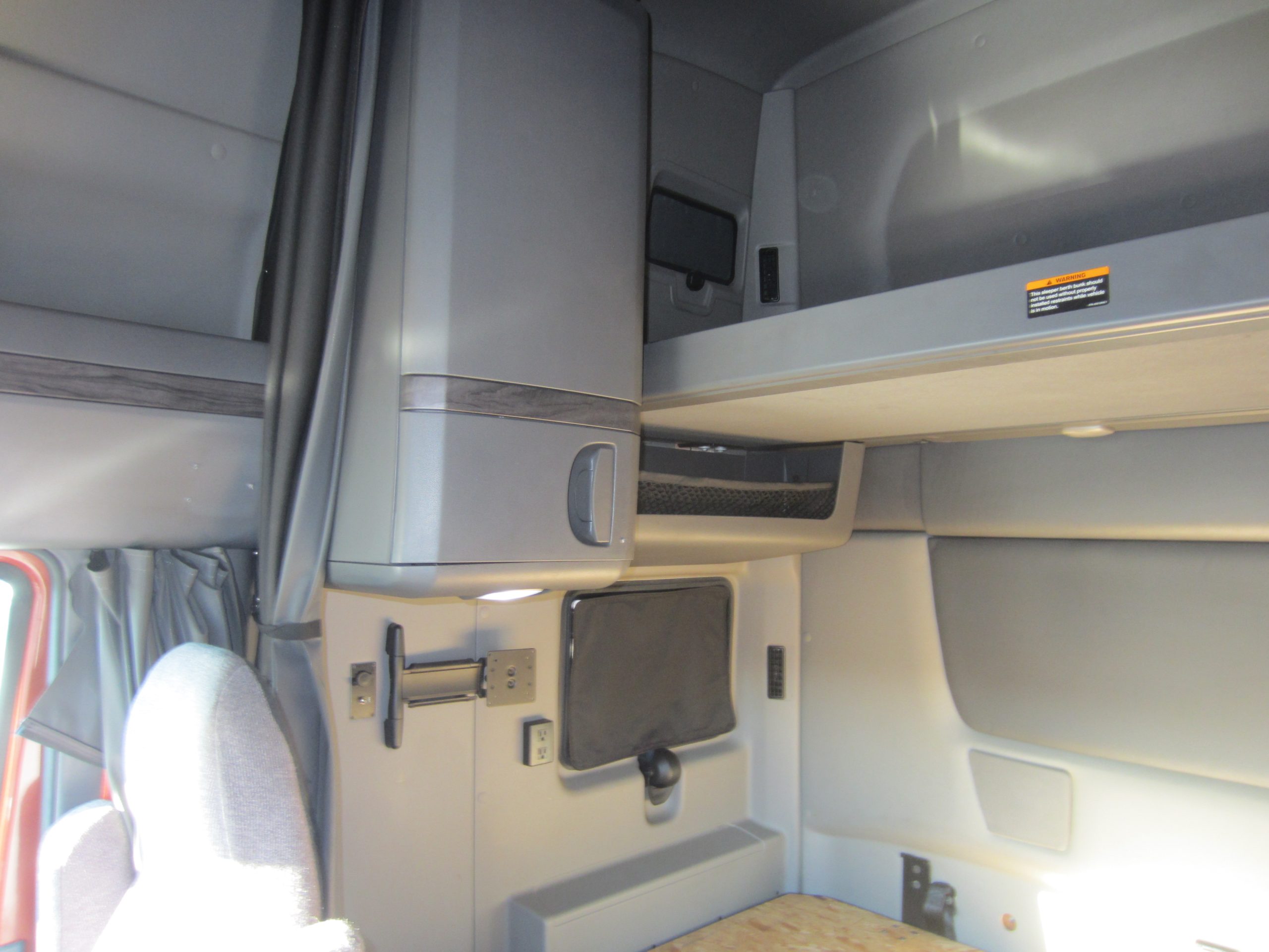 2023 International LT625 - image 6 of 6