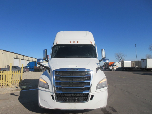 2023 Freightliner - image 2