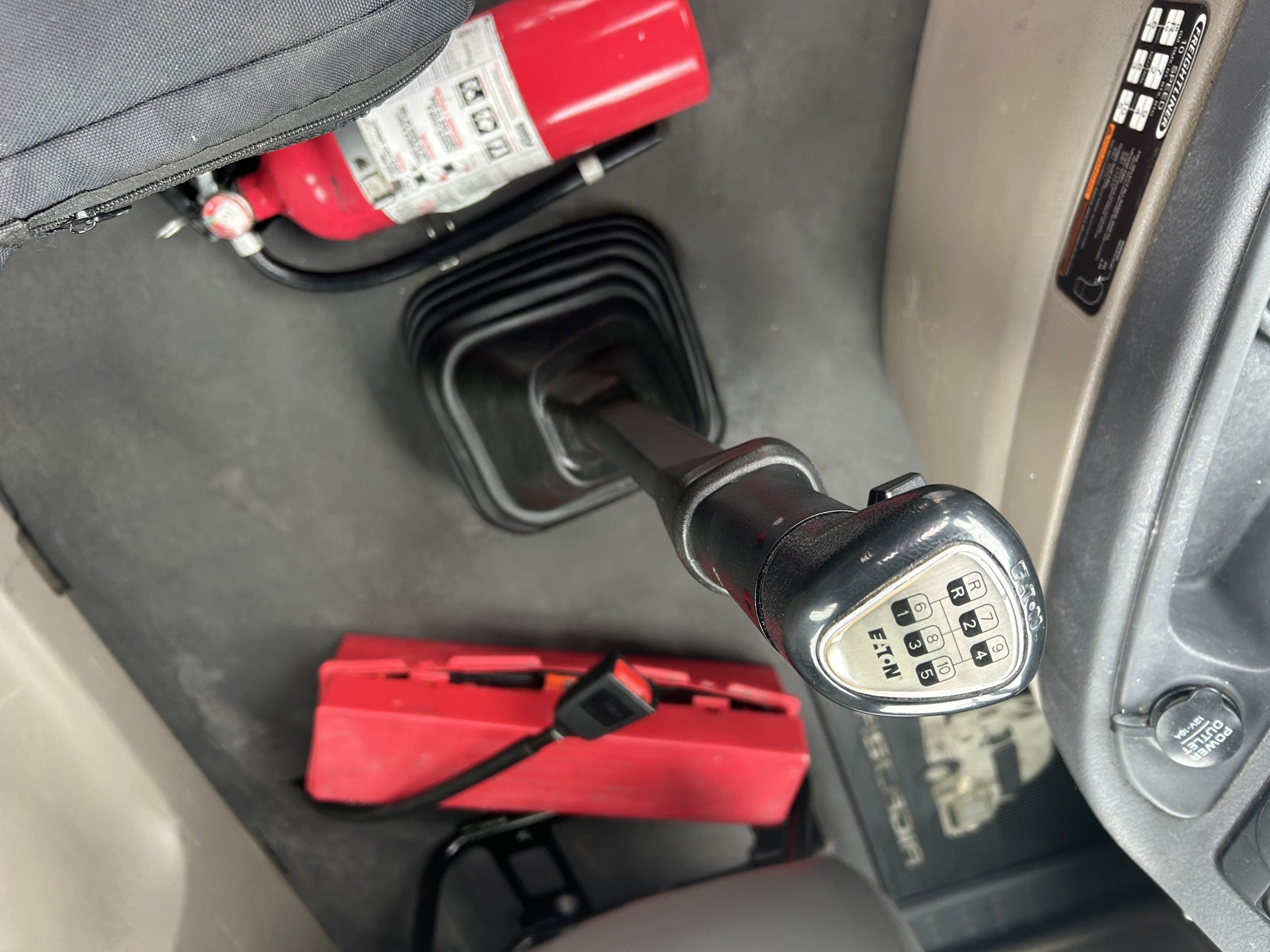 2019 Freightliner CA125 - image 5 of 6