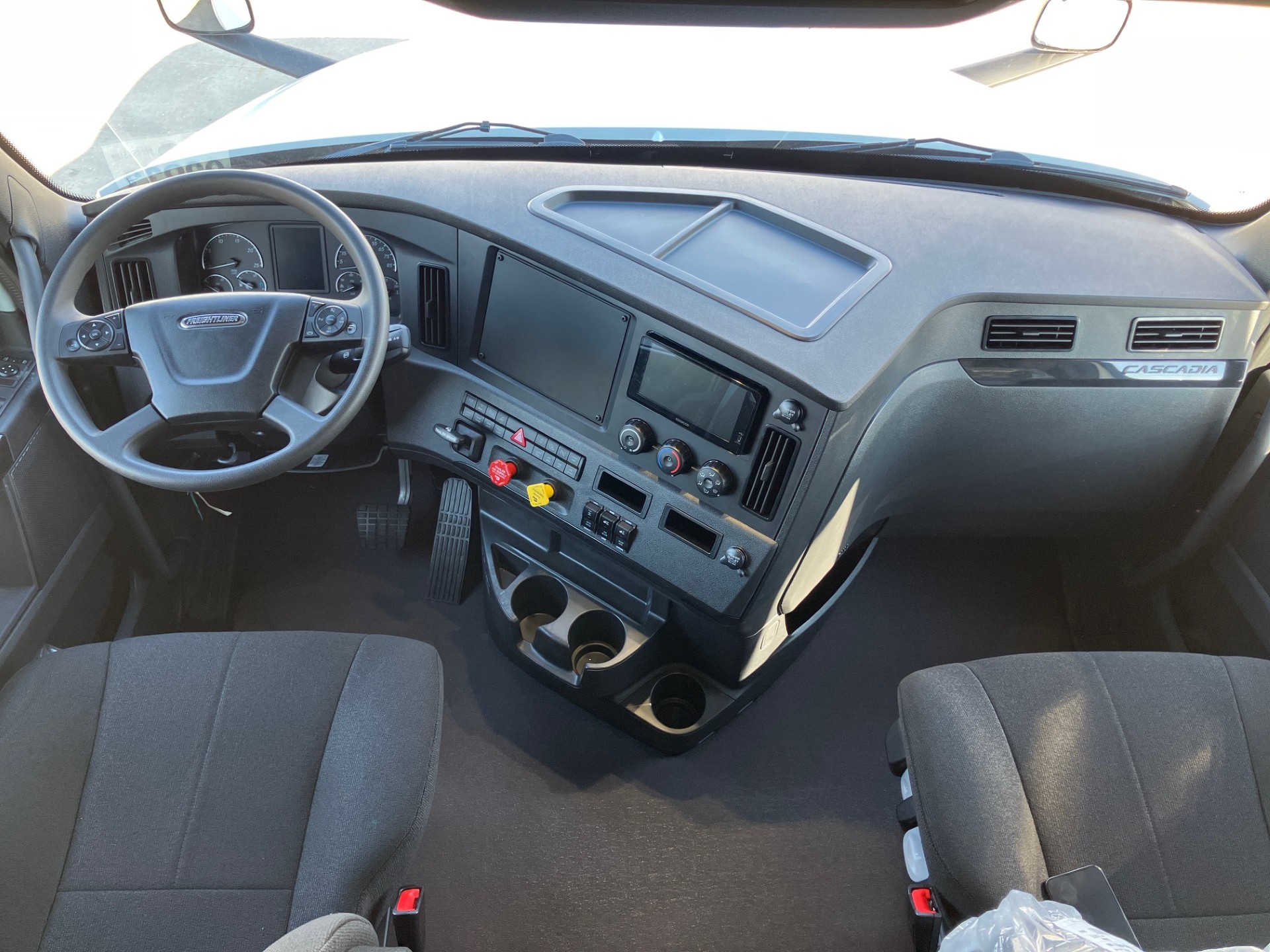 2027 Freightliner PT126SLP - image 4 of 6