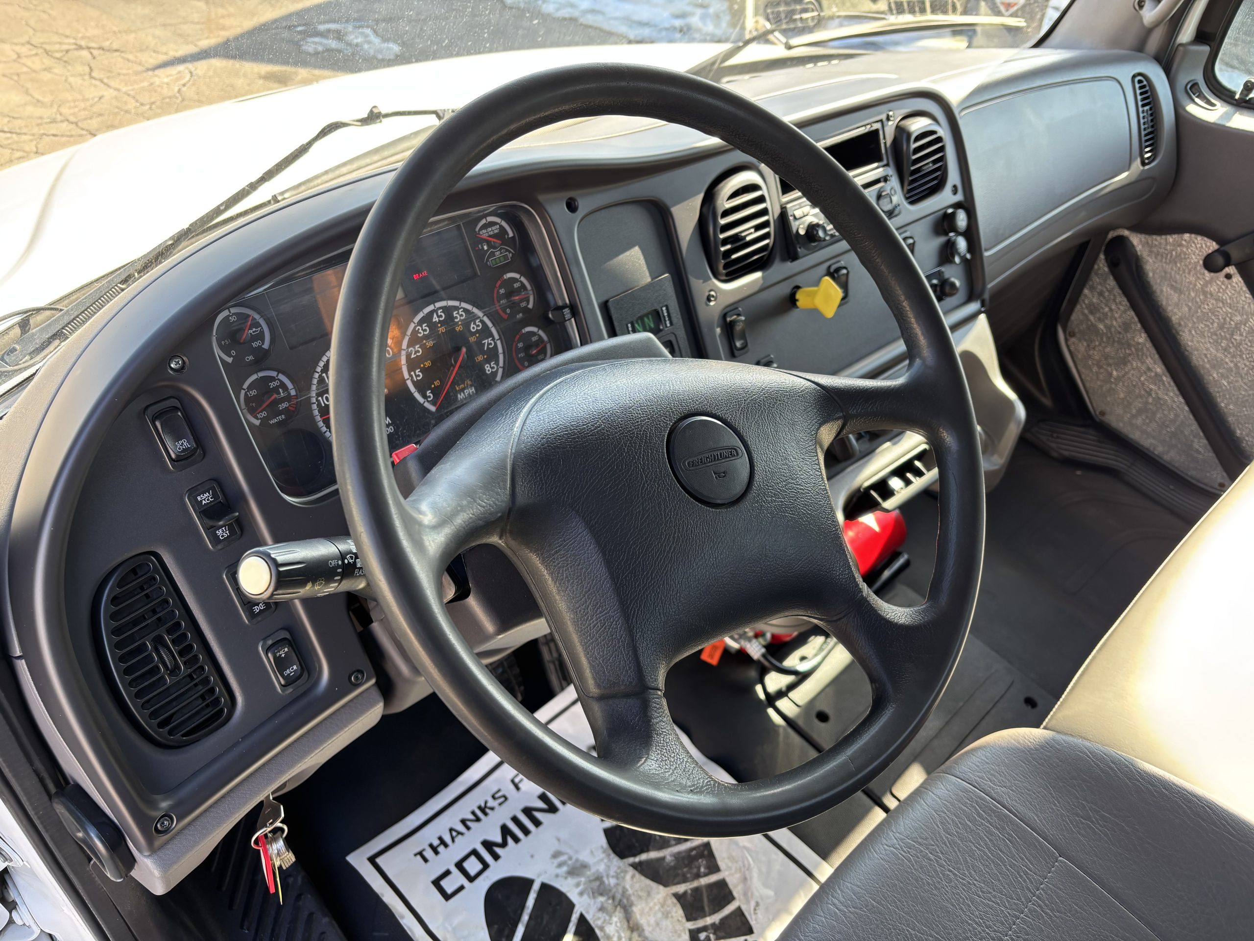 2015 Freightliner - image 4