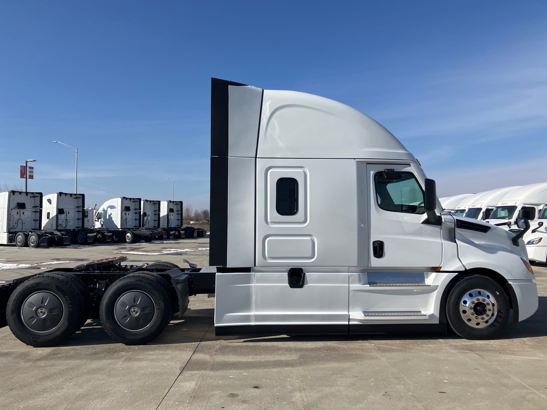 2027 Freightliner PT126SLP - image 3 of 6