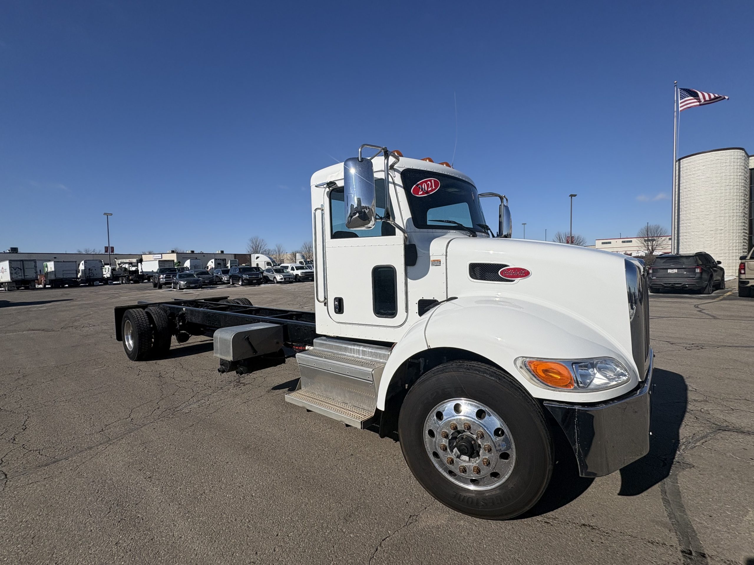 2021 Peterbilt - image 3