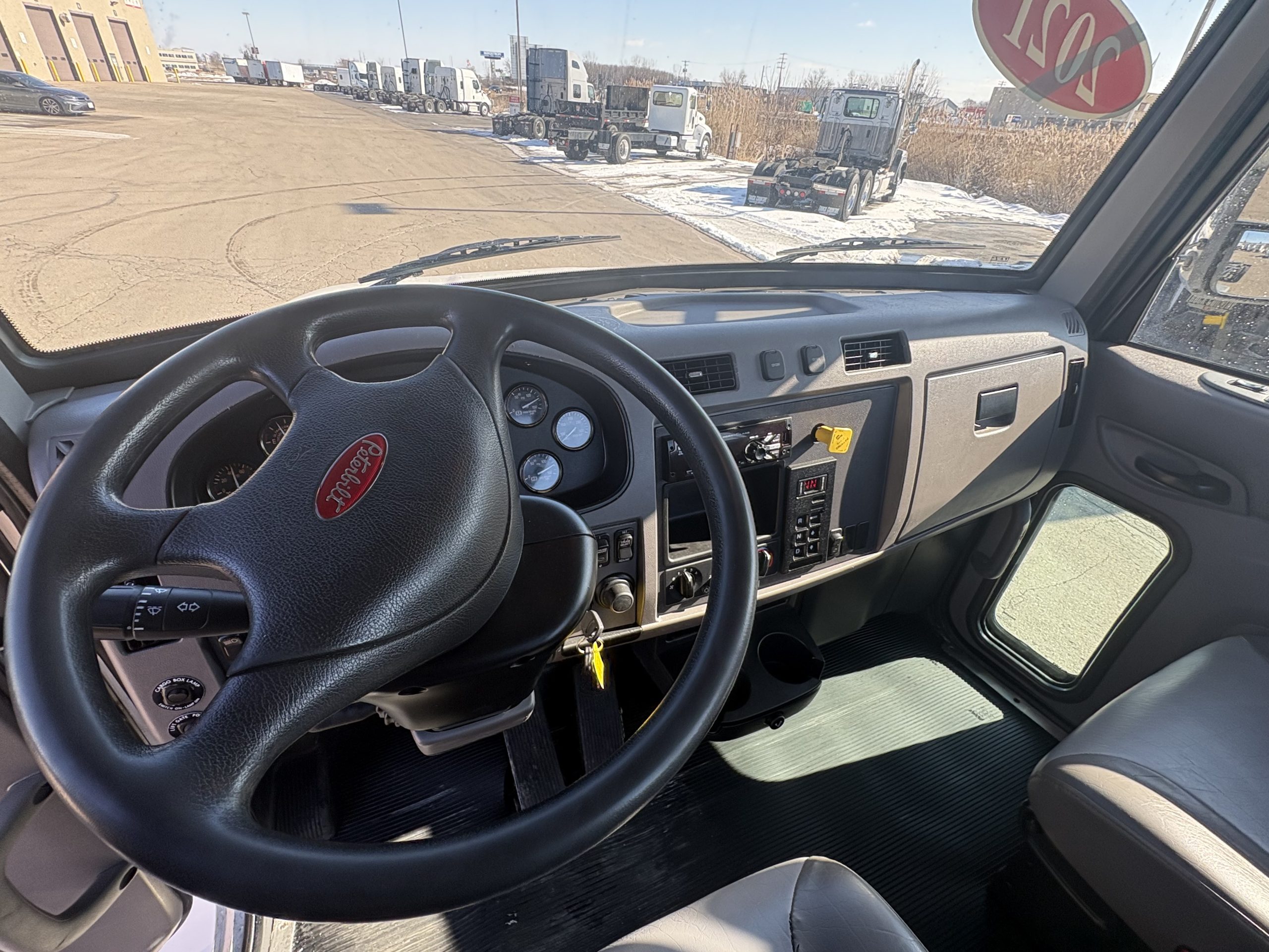 2021 Peterbilt - image 4