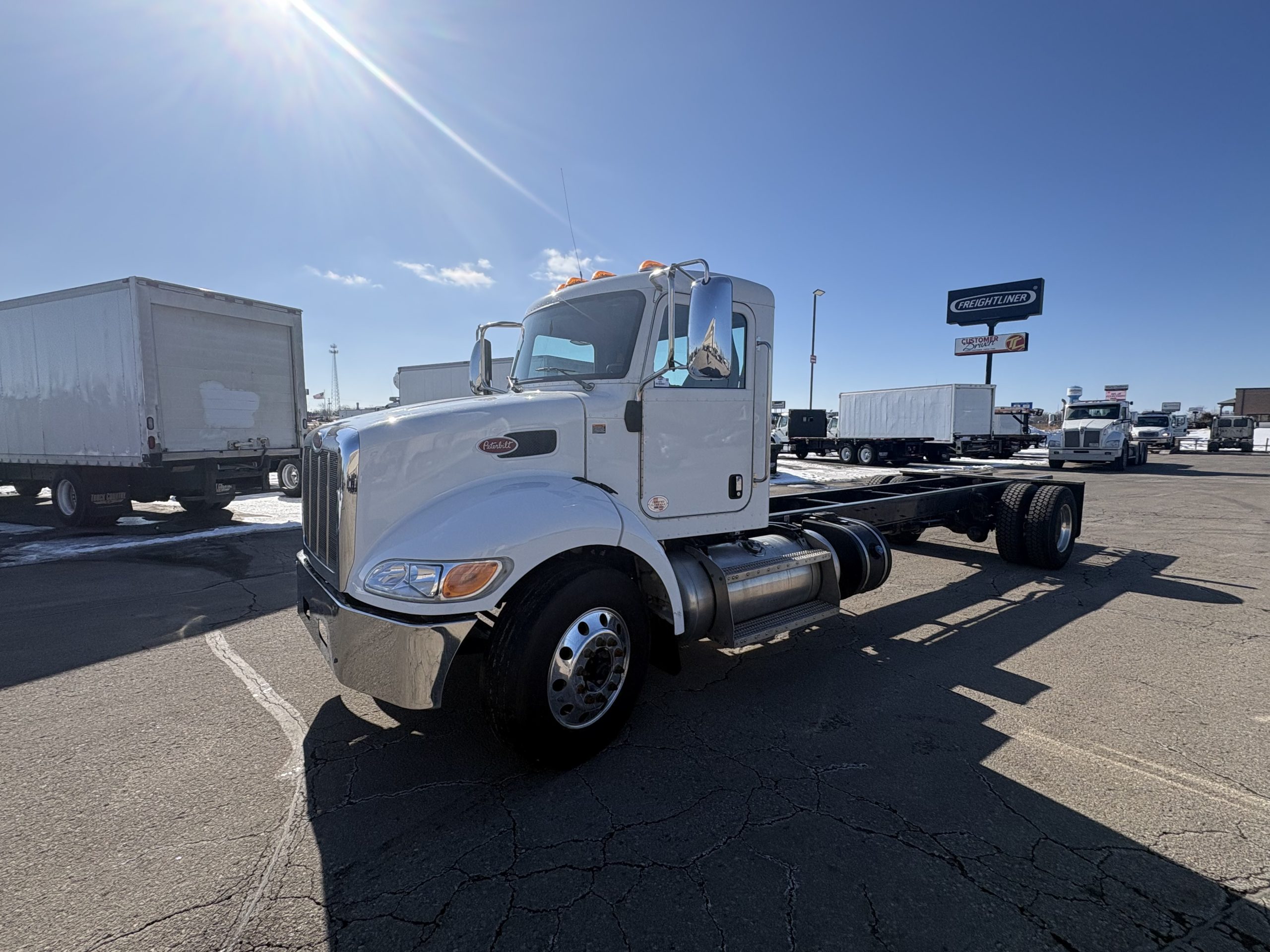 2021 Peterbilt - image 1
