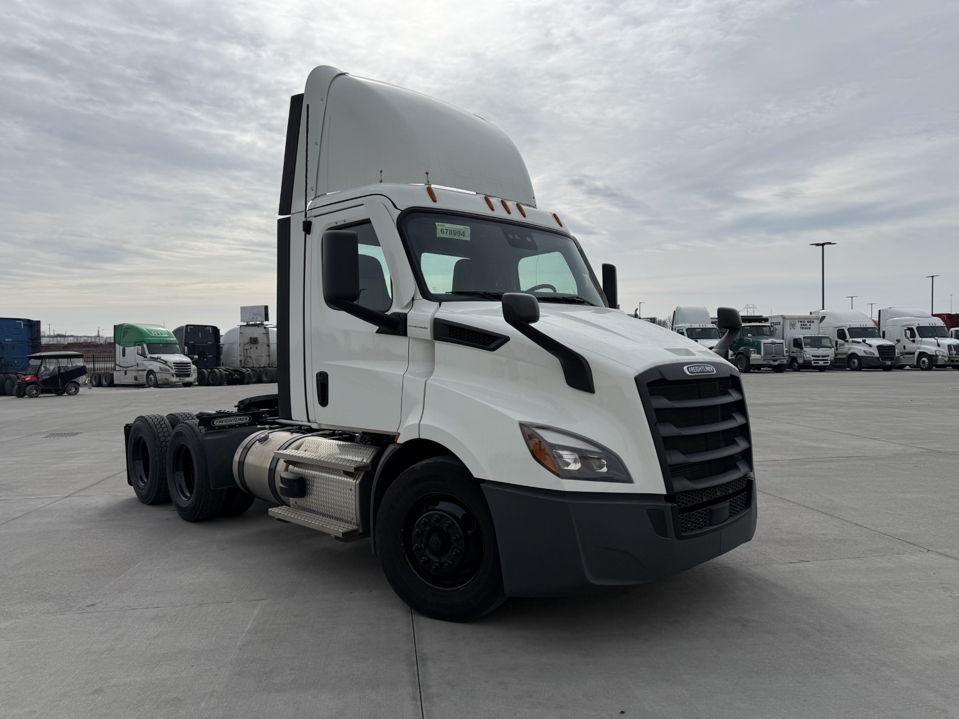 2021 Freightliner - image 2
