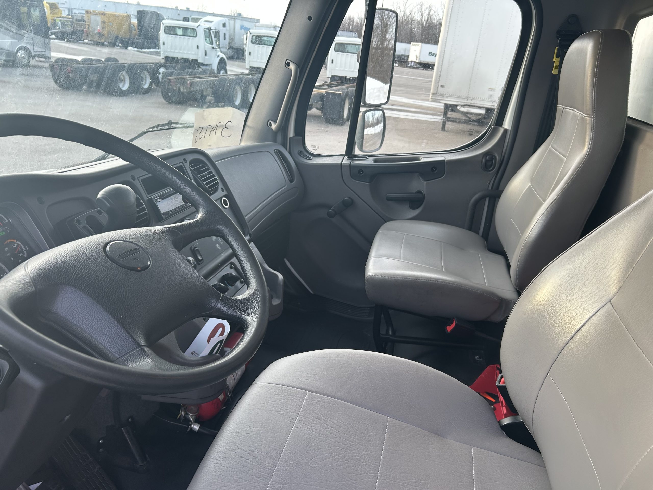 2021 Freightliner M2 106 - image 5