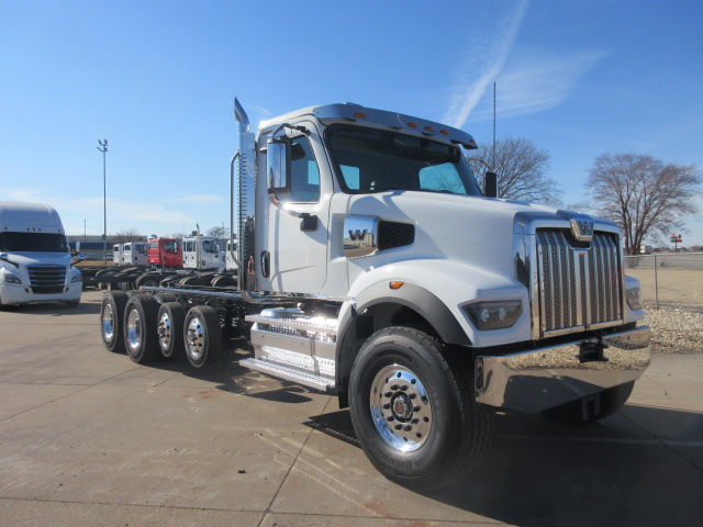 2027 Western Star 49X - image 3 of 6