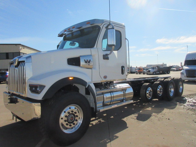 2027 Western Star 49X - image 1 of 6
