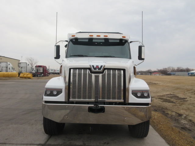 2026 Western Star 47X 2026 Western Star 47X - image 2 of 6