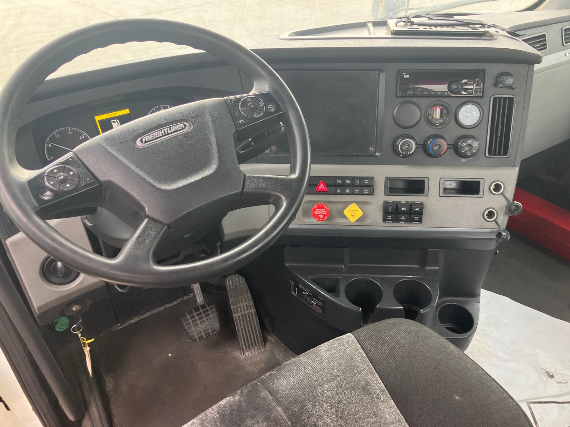 2021 Freightliner - image 4