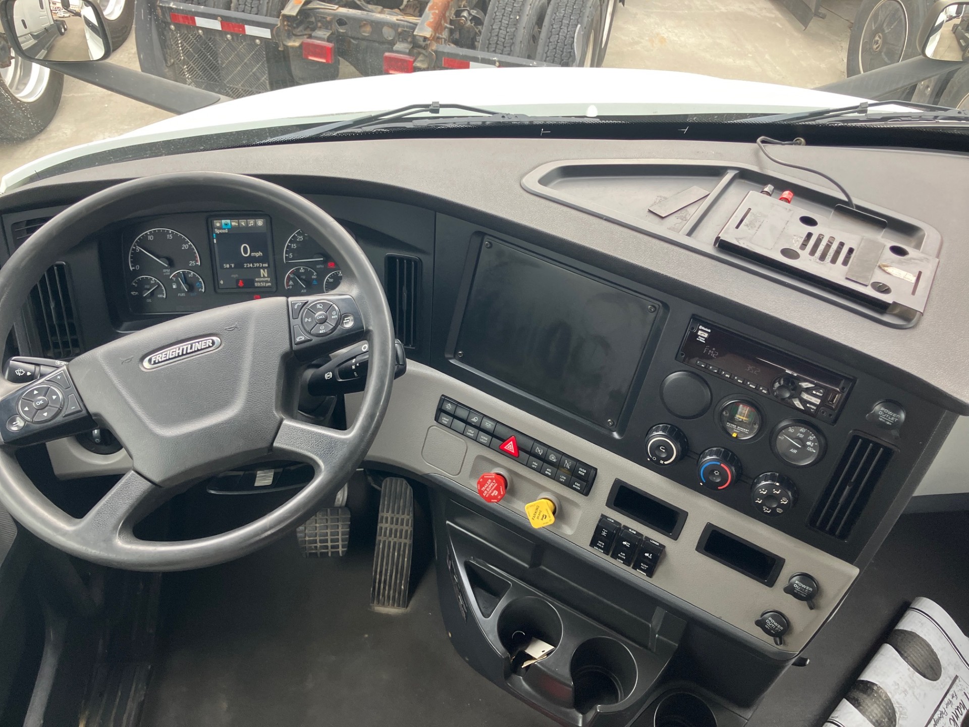 2021 Freightliner - image 3