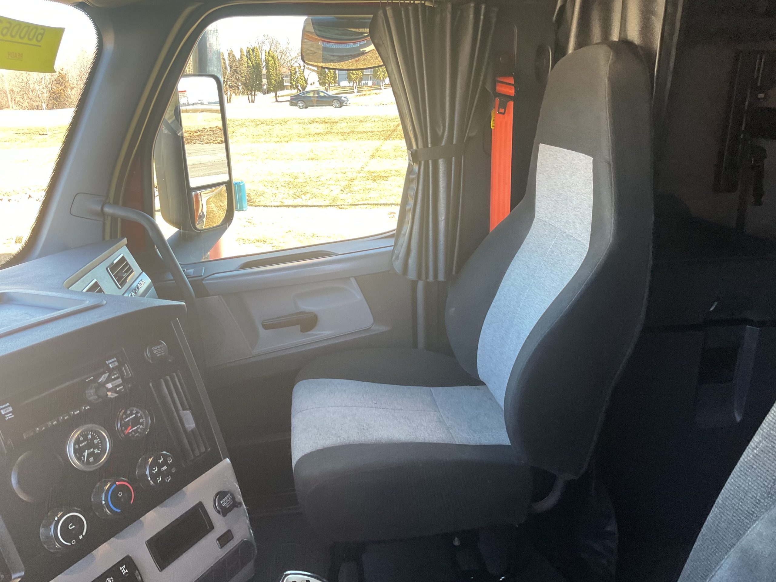 2019 Freightliner - image 5