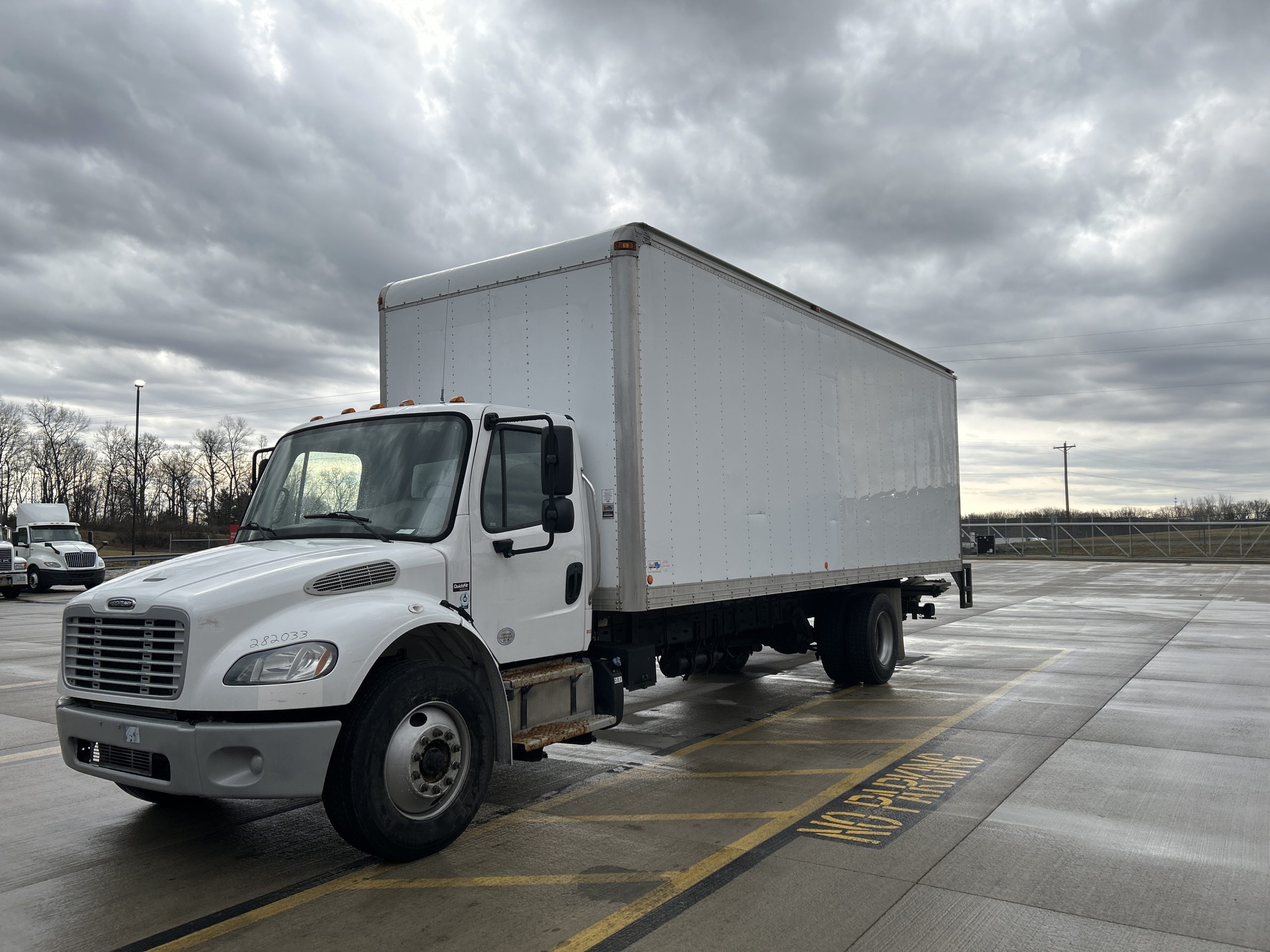 2018 Freightliner M2 106 - image 1 of 1
