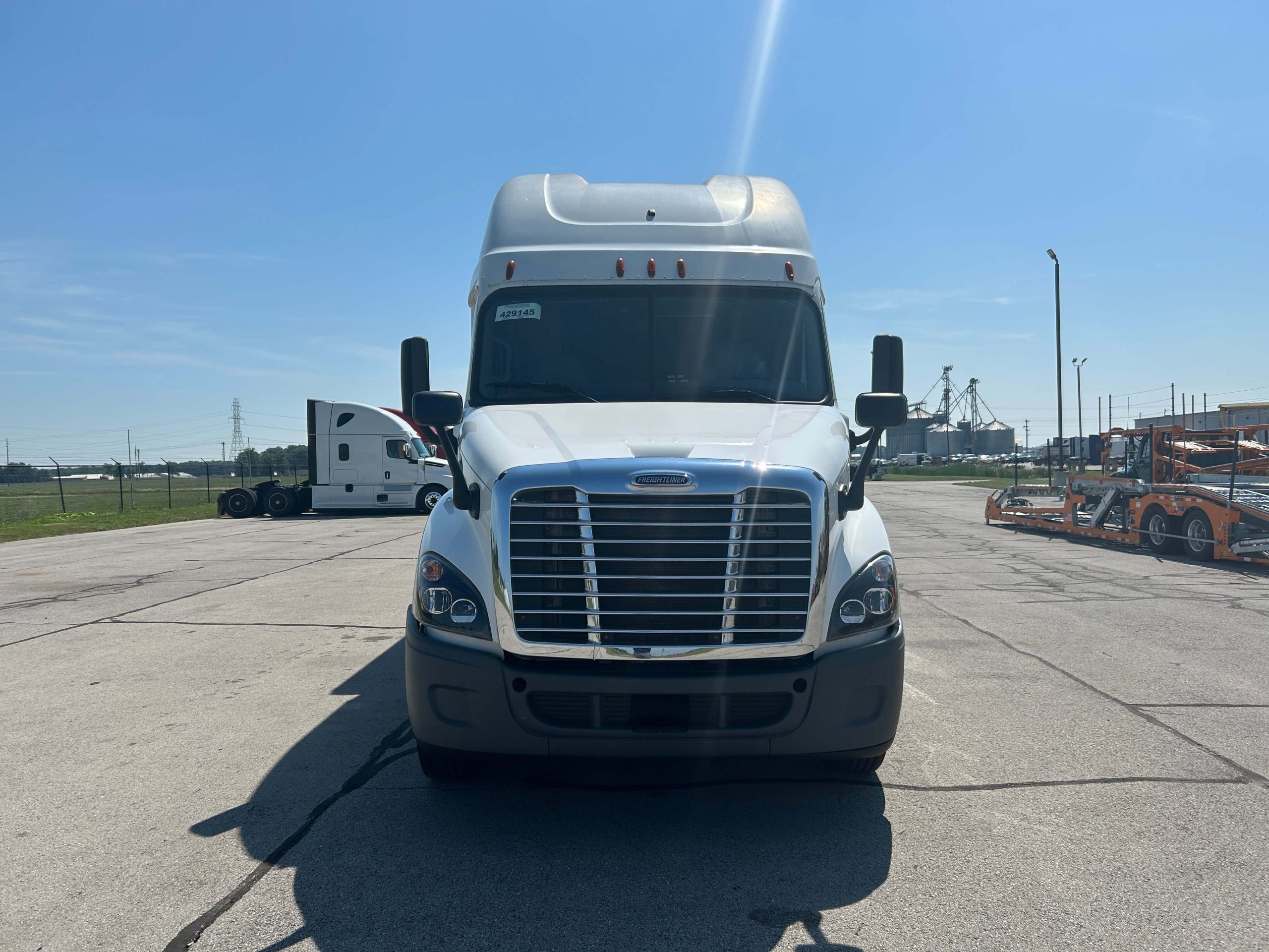 2016 Freightliner - image 2