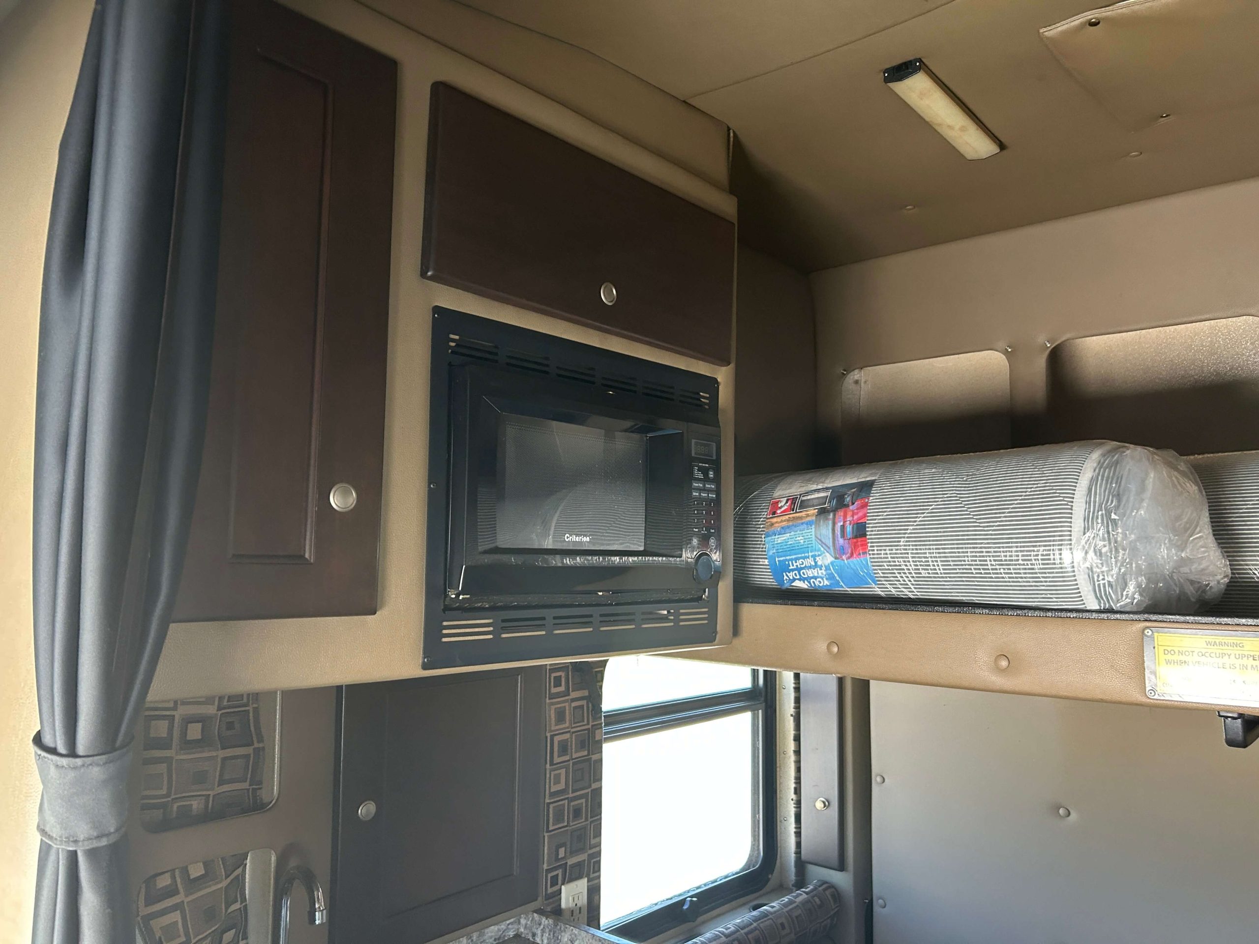 2016 Freightliner CA113 068Rf00000afXco 2016 Freightliner CA113 068Rf00000afXco