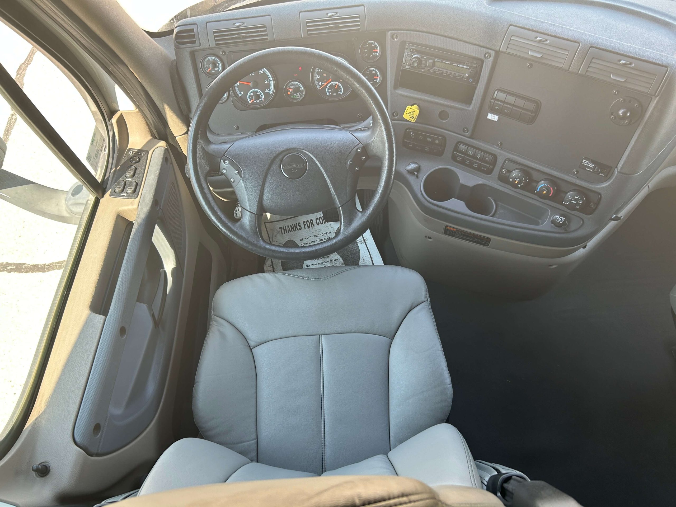 2016 Freightliner - image 6