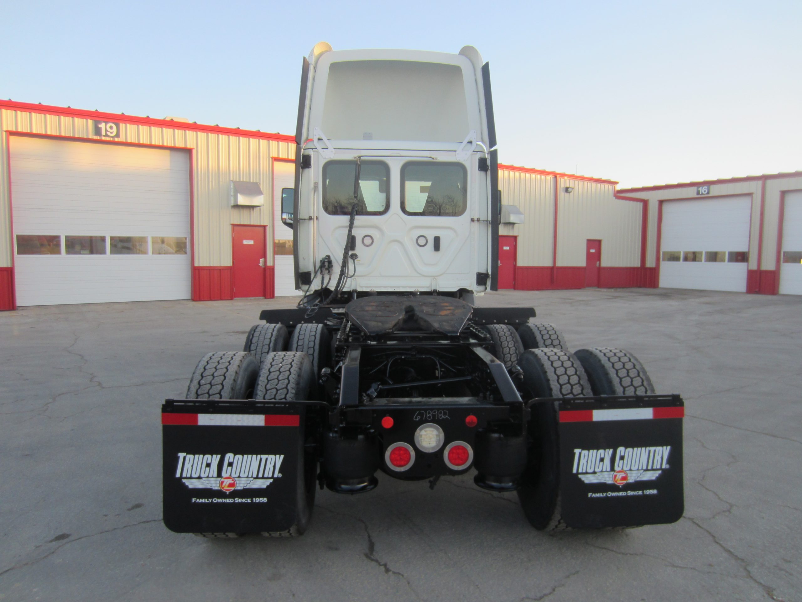 2021 Freightliner - image 4