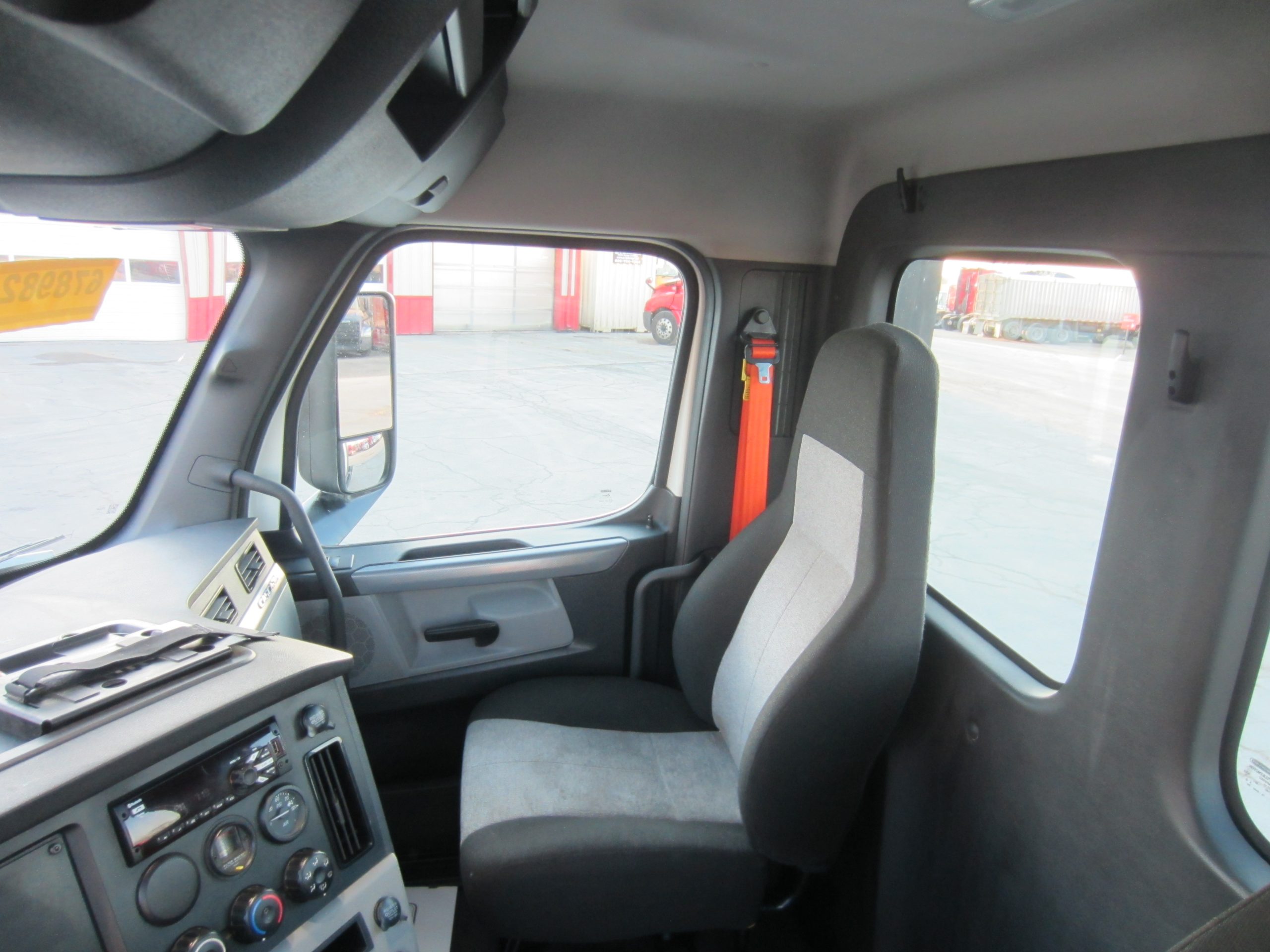 2021 Freightliner - image 6