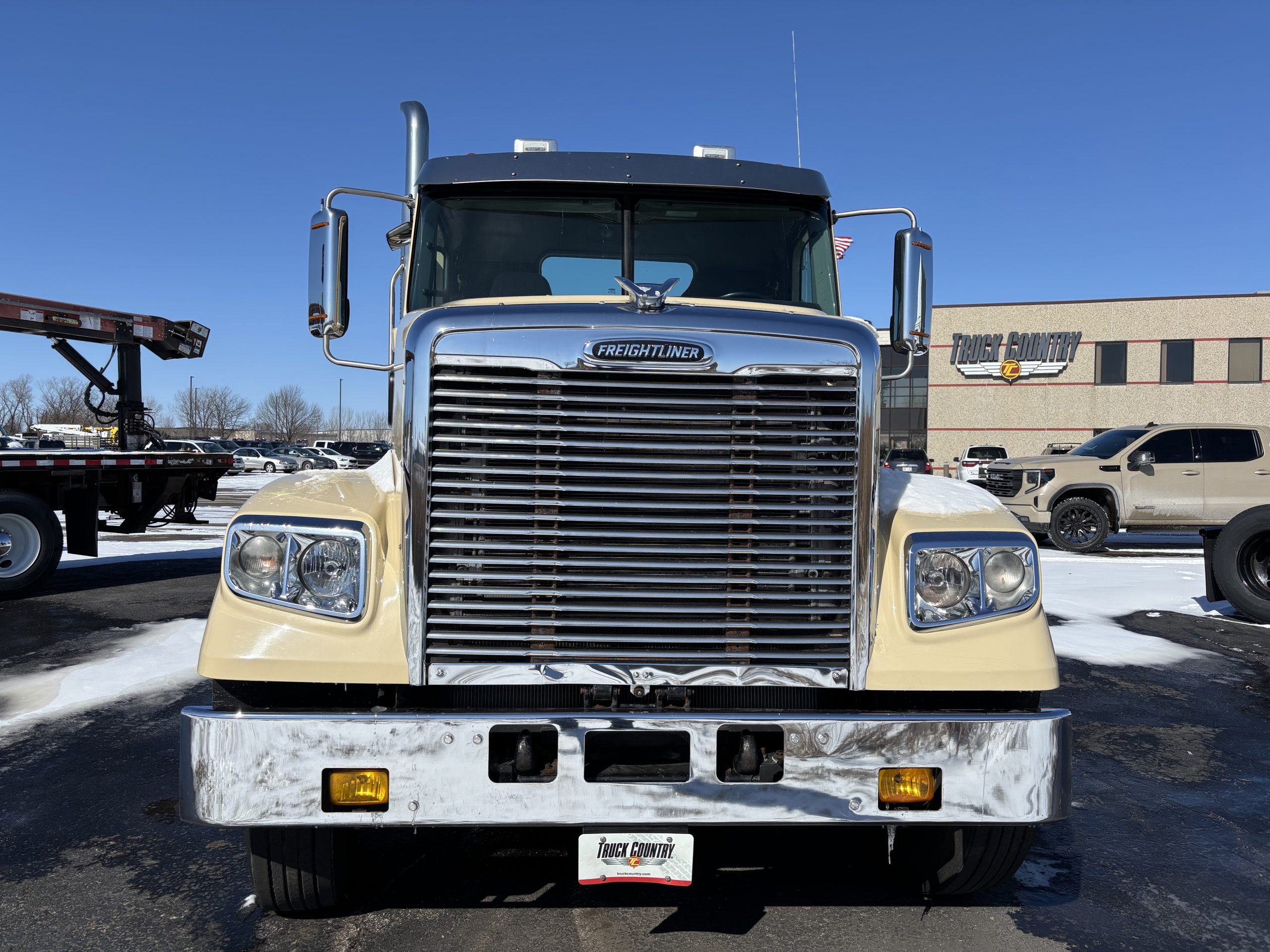 2020 Freightliner 122SD - image 2