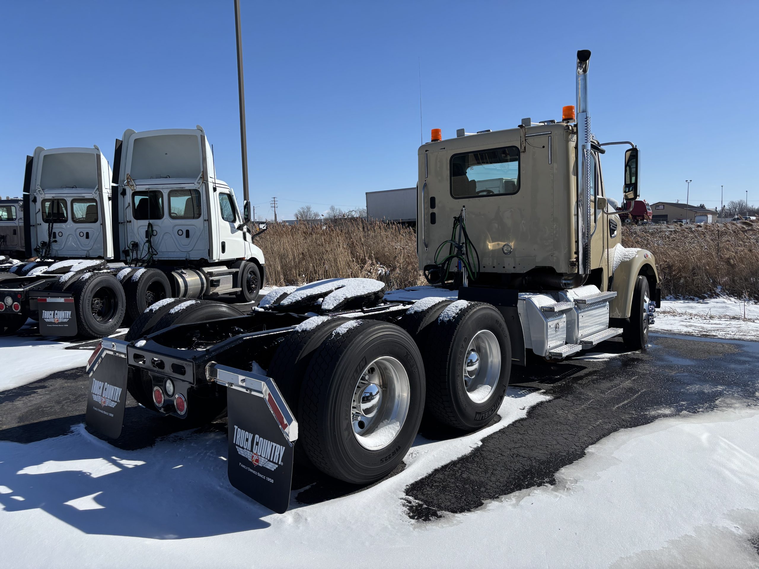 2020 Freightliner 122SD - image 6