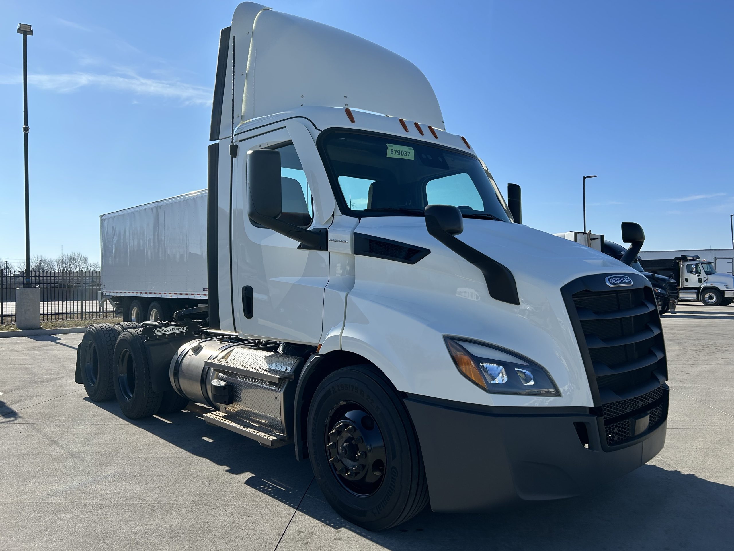 2021 Freightliner - image 3